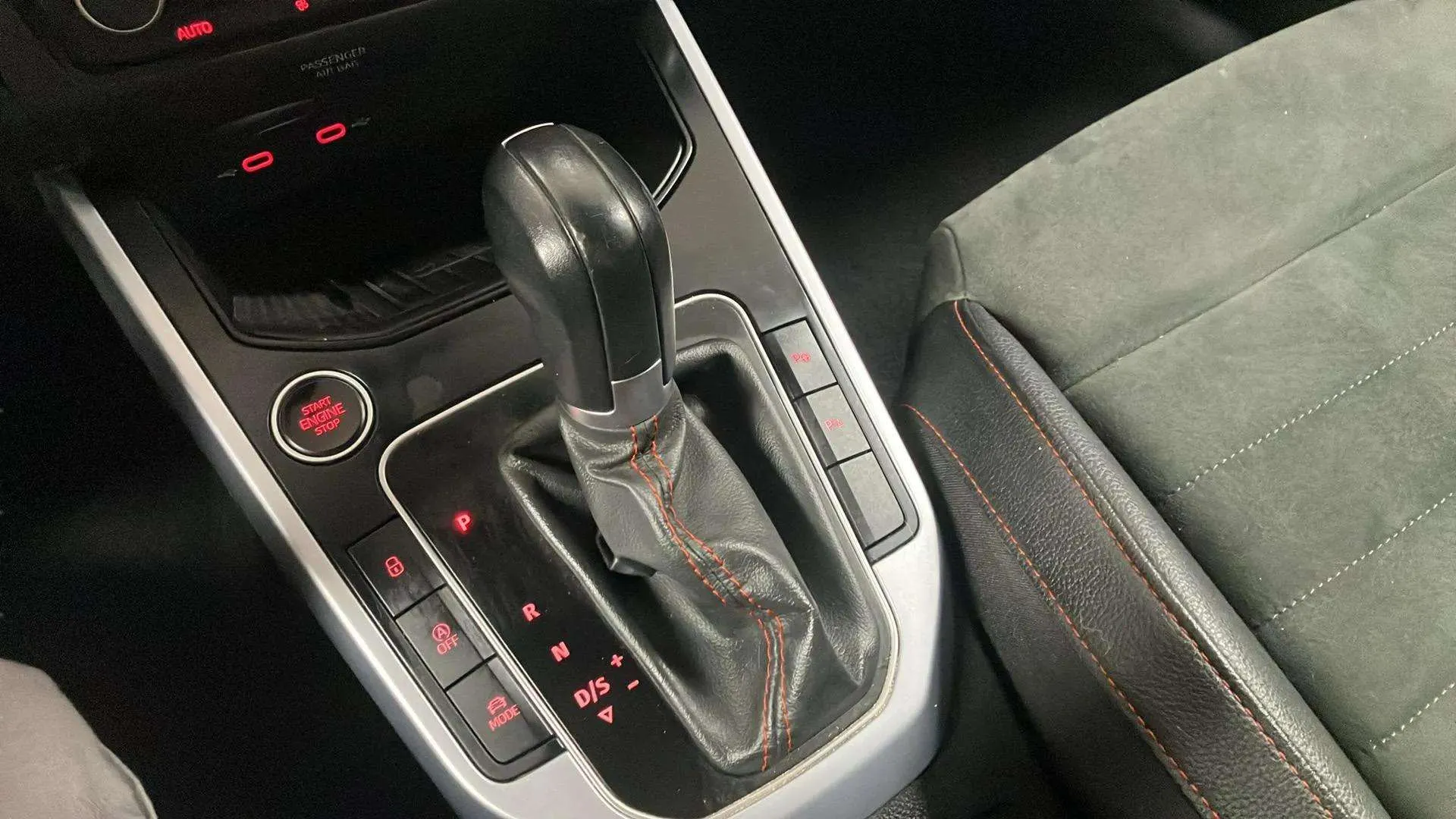 SEAT Arona 1.5 TSI DSG FR XL - foto 18