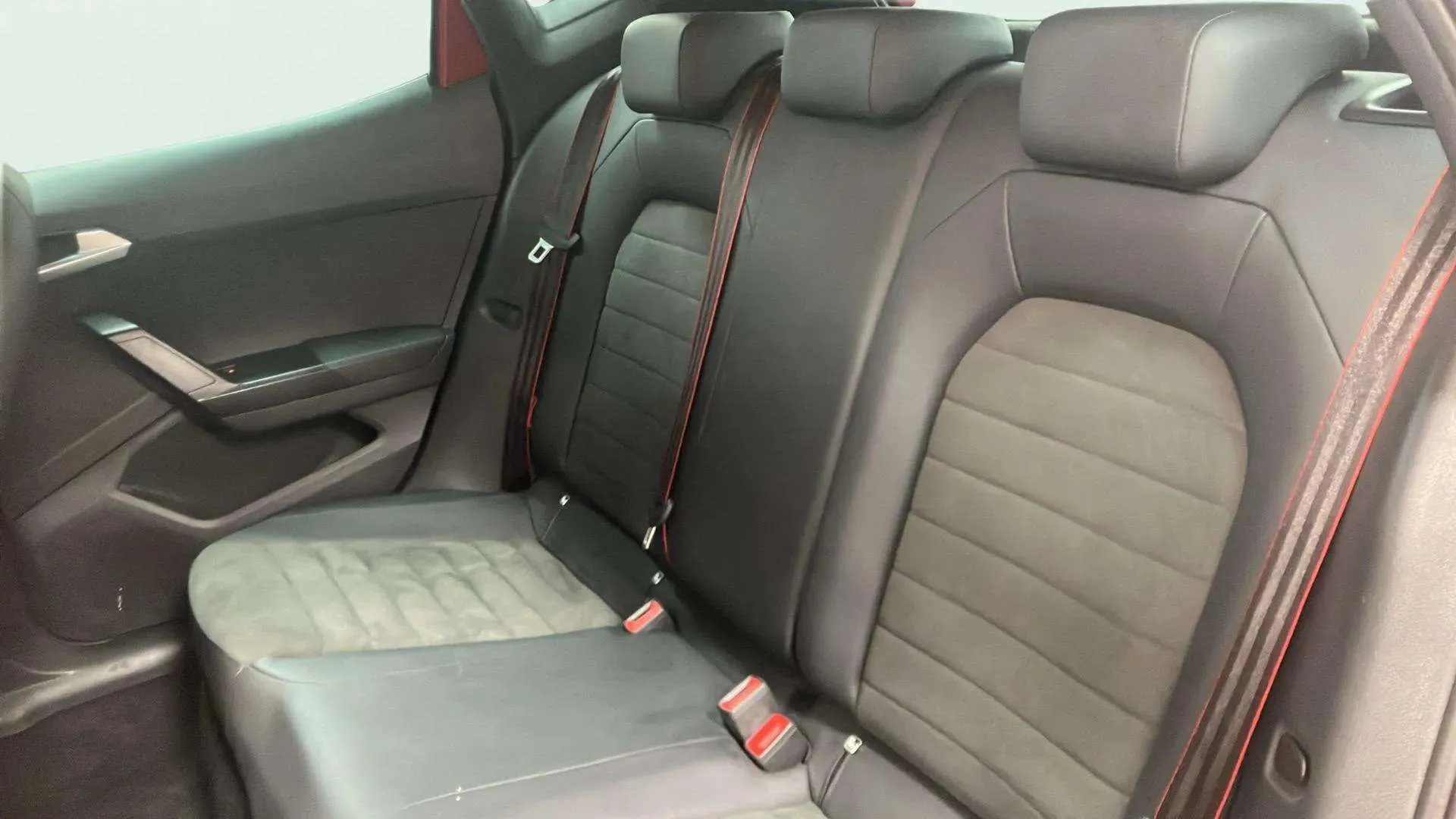 SEAT Arona 1.5 TSI DSG FR XL - foto 11