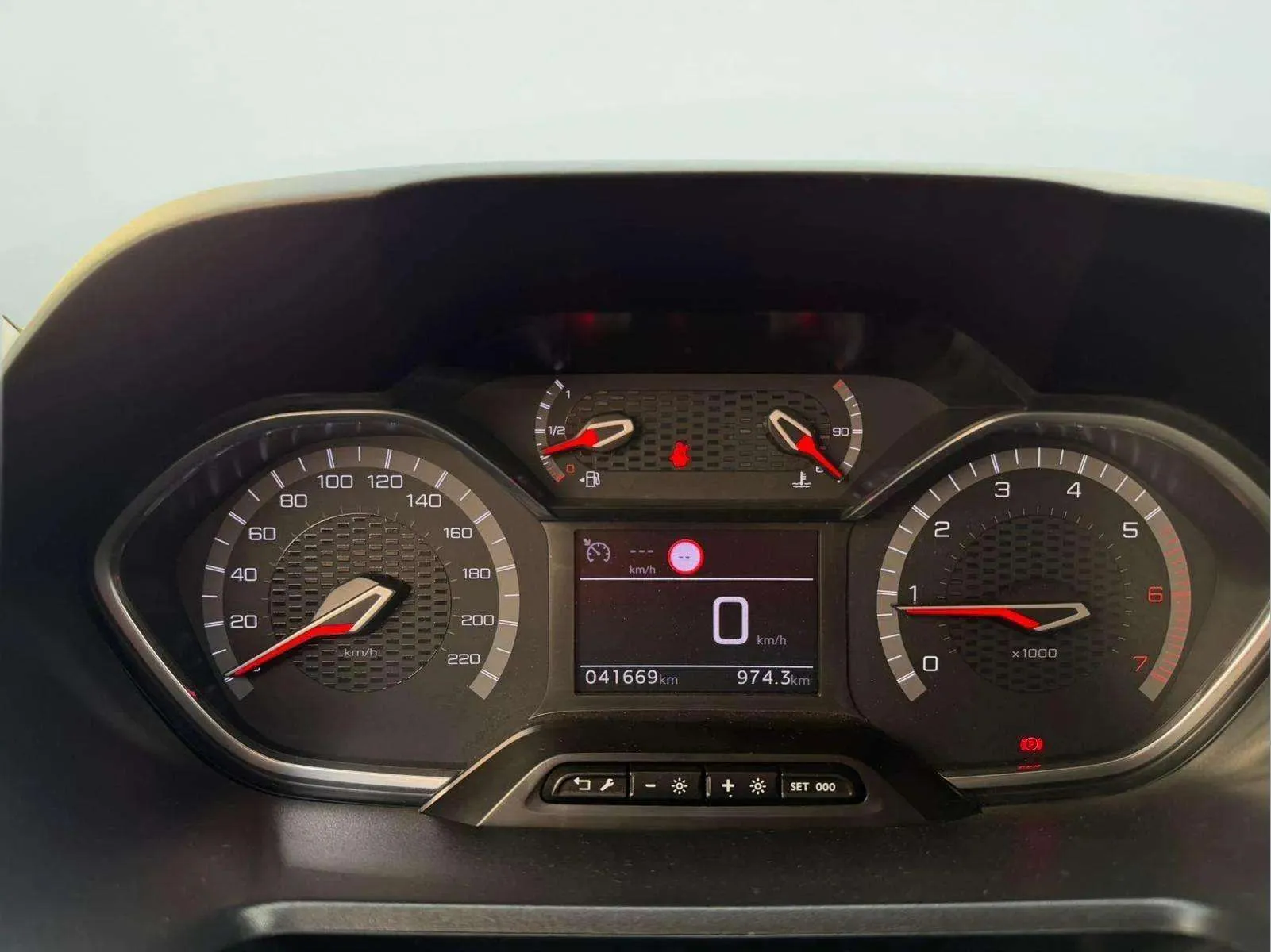 Peugeot Rifter Allure BlueHDi 100 - foto 16