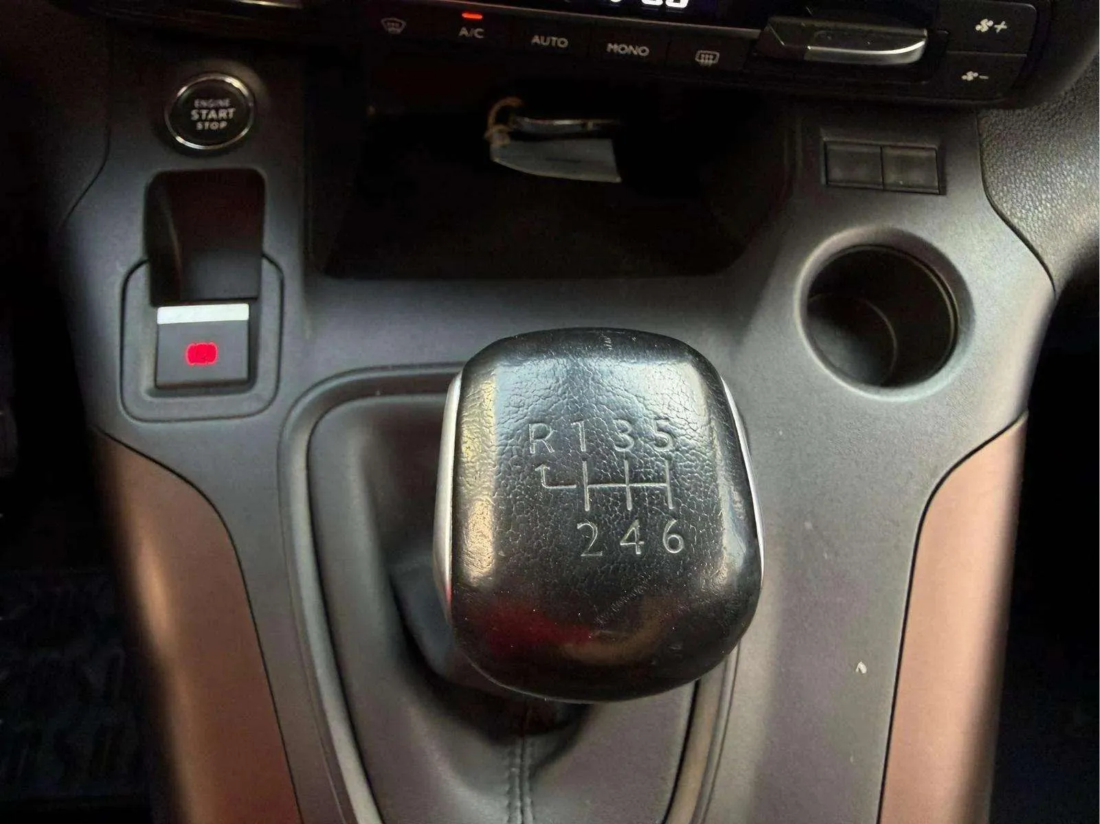 Peugeot Rifter Allure BlueHDi 100 - foto 15
