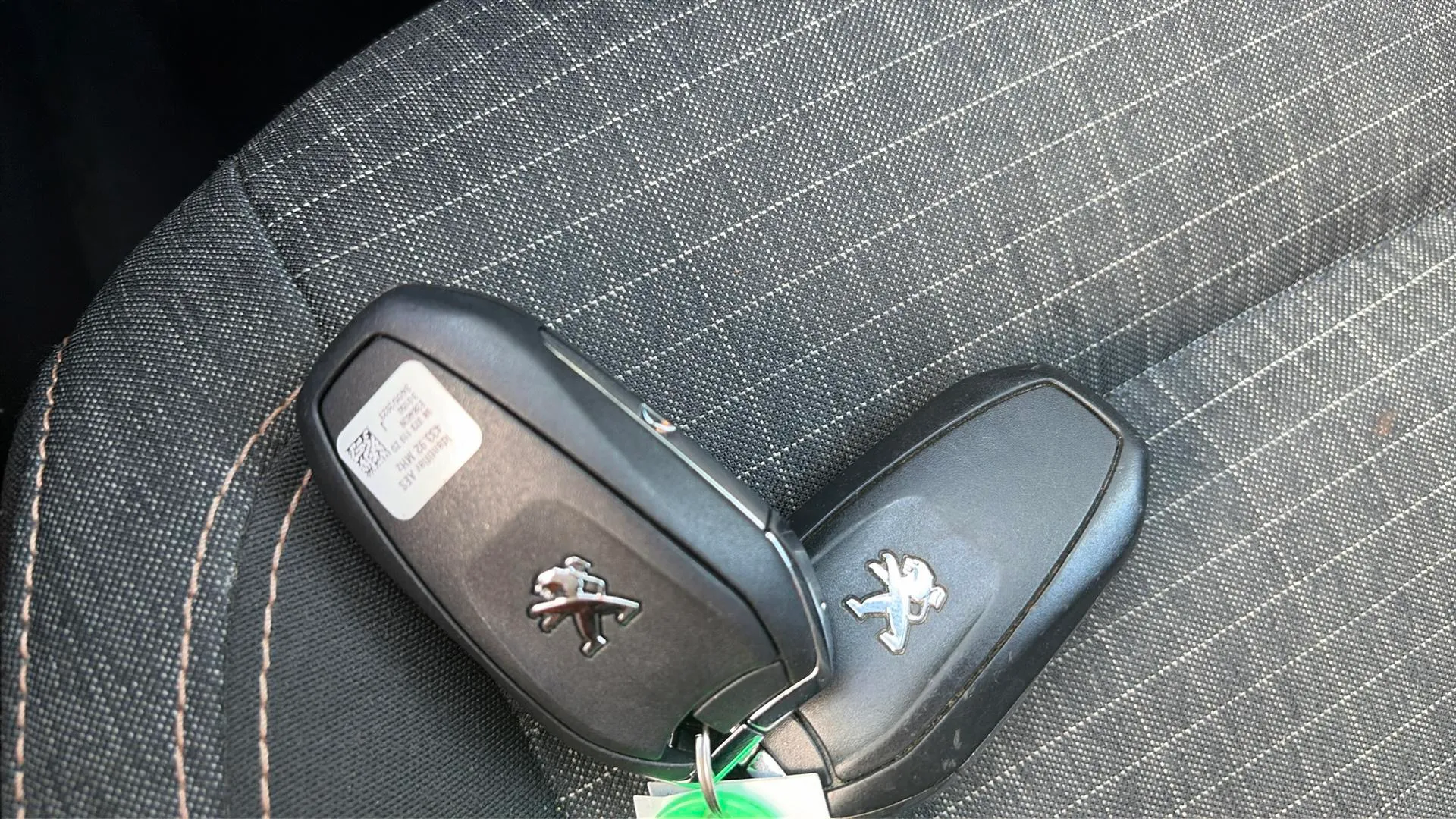 Peugeot Rifter Allure BlueHDi 100 - foto 23