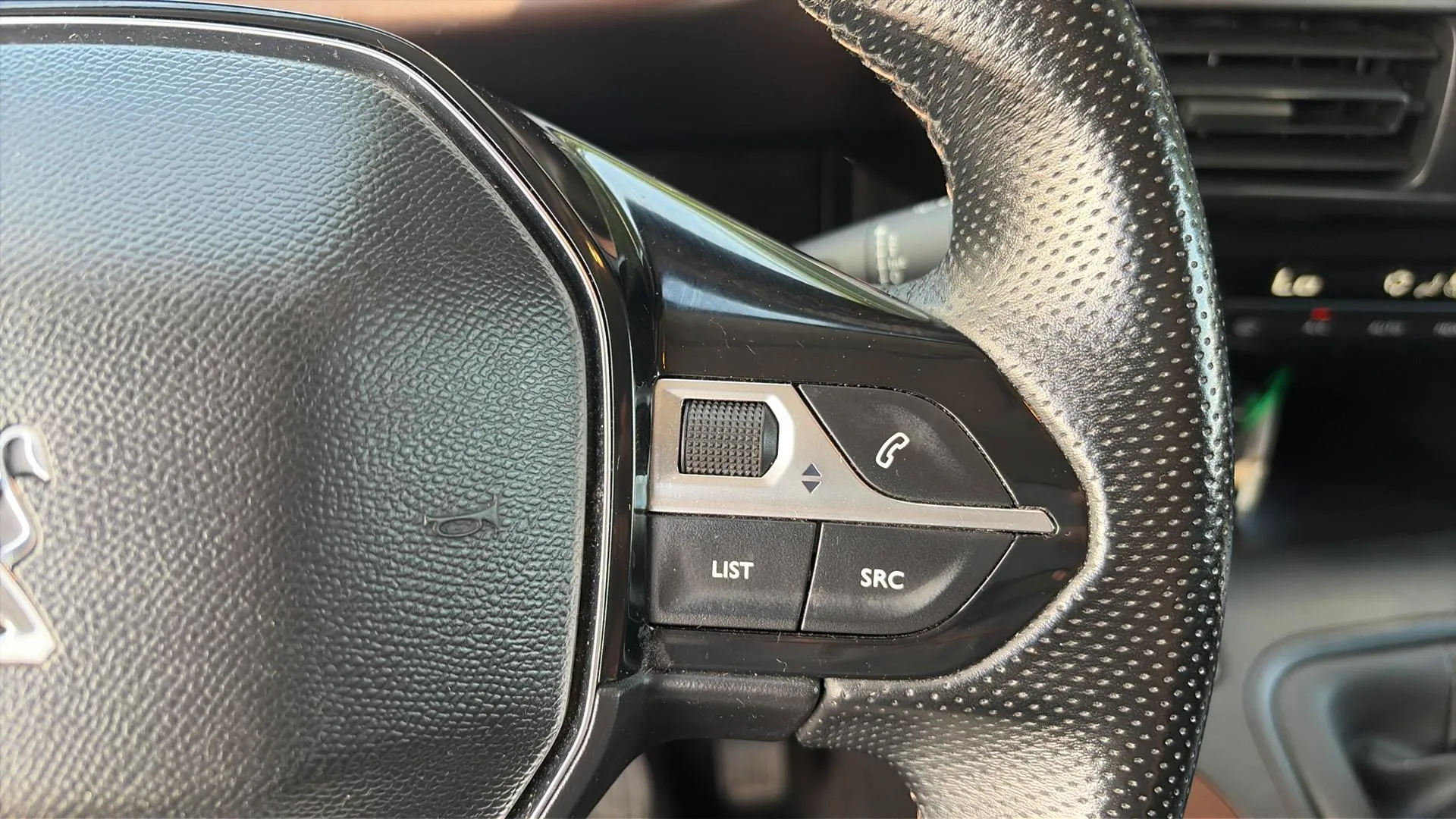Peugeot Rifter Allure BlueHDi 100 - foto 15
