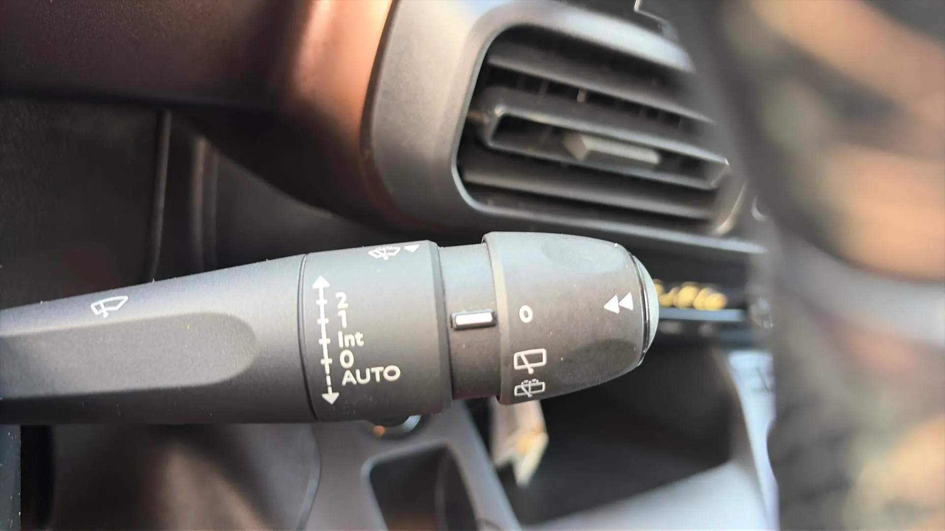 Peugeot Rifter Allure BlueHDi 100 - foto 16