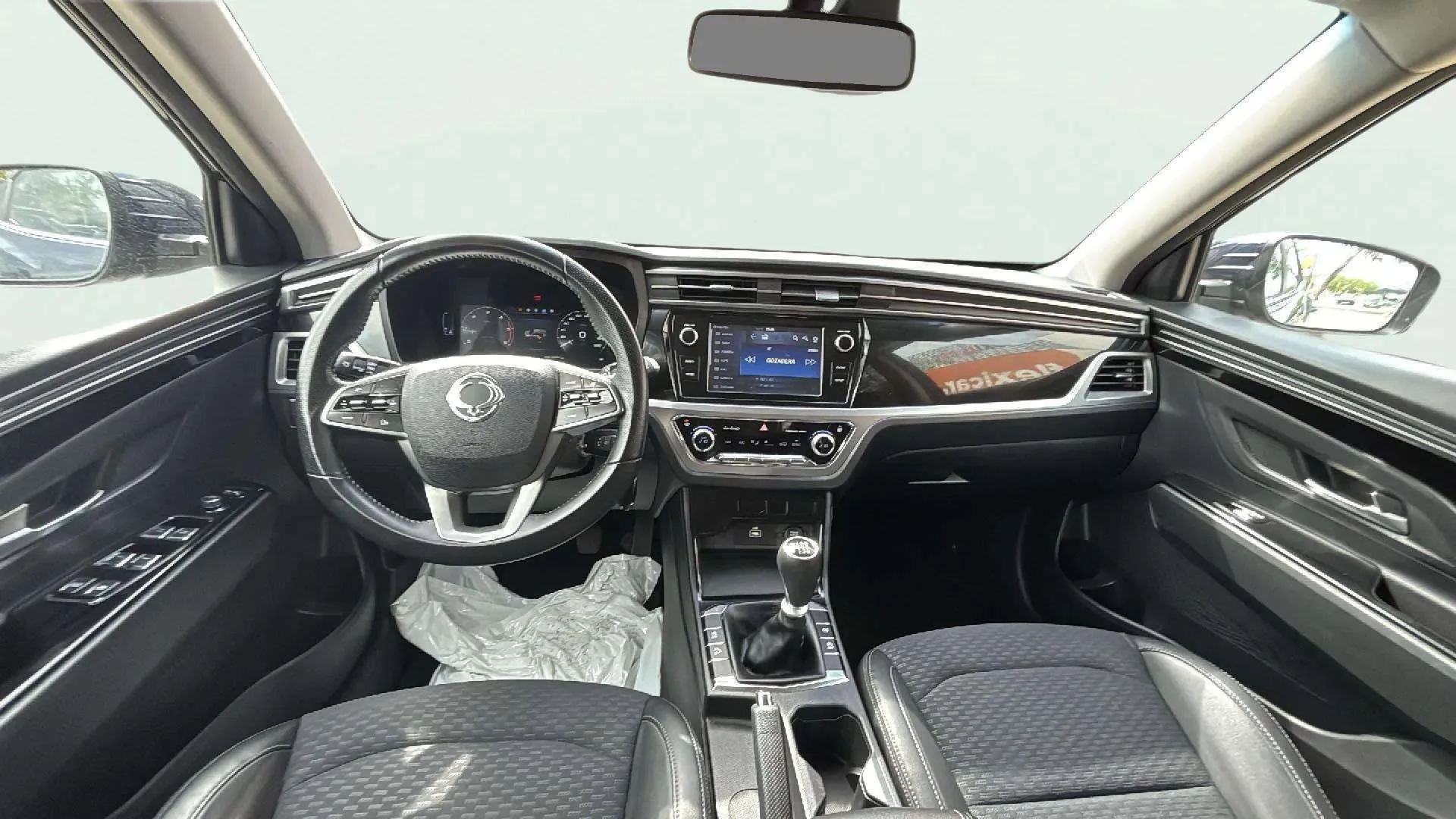 SsangYong Korando D16T Limited - foto 17