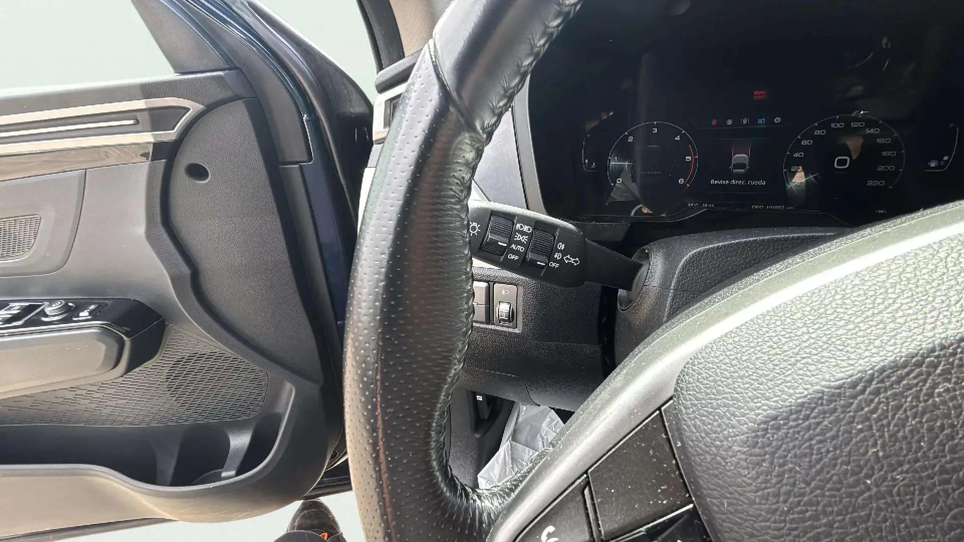SsangYong Korando D16T Limited - foto 28