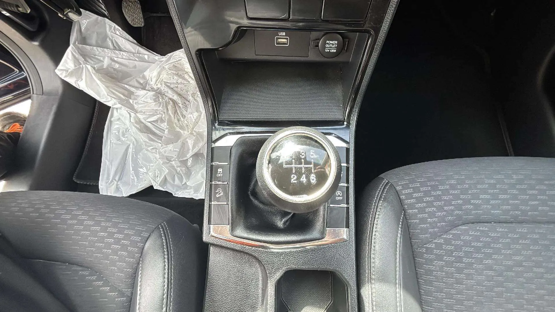 SsangYong Korando D16T Limited - foto 13