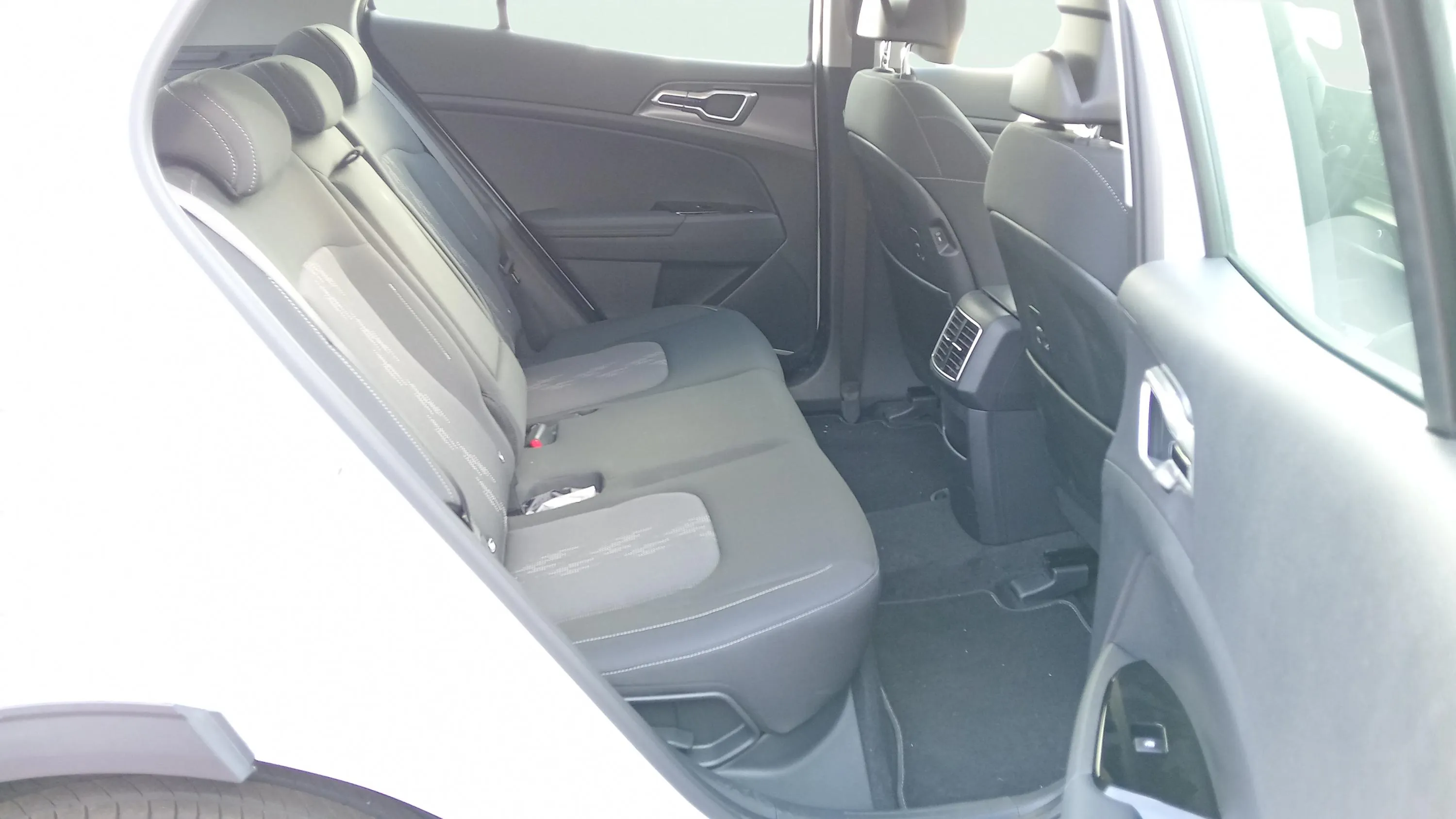 Kia Sportage 1.6 T-GDi PHEV Drive 4x4 - foto 20
