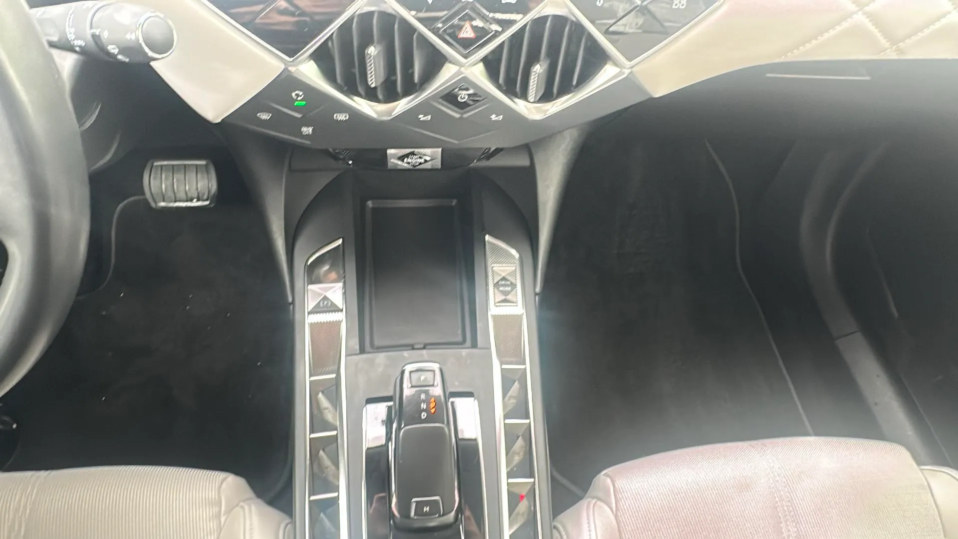 DS DS 3 Crossback PureTech Performance Line+ - foto 16