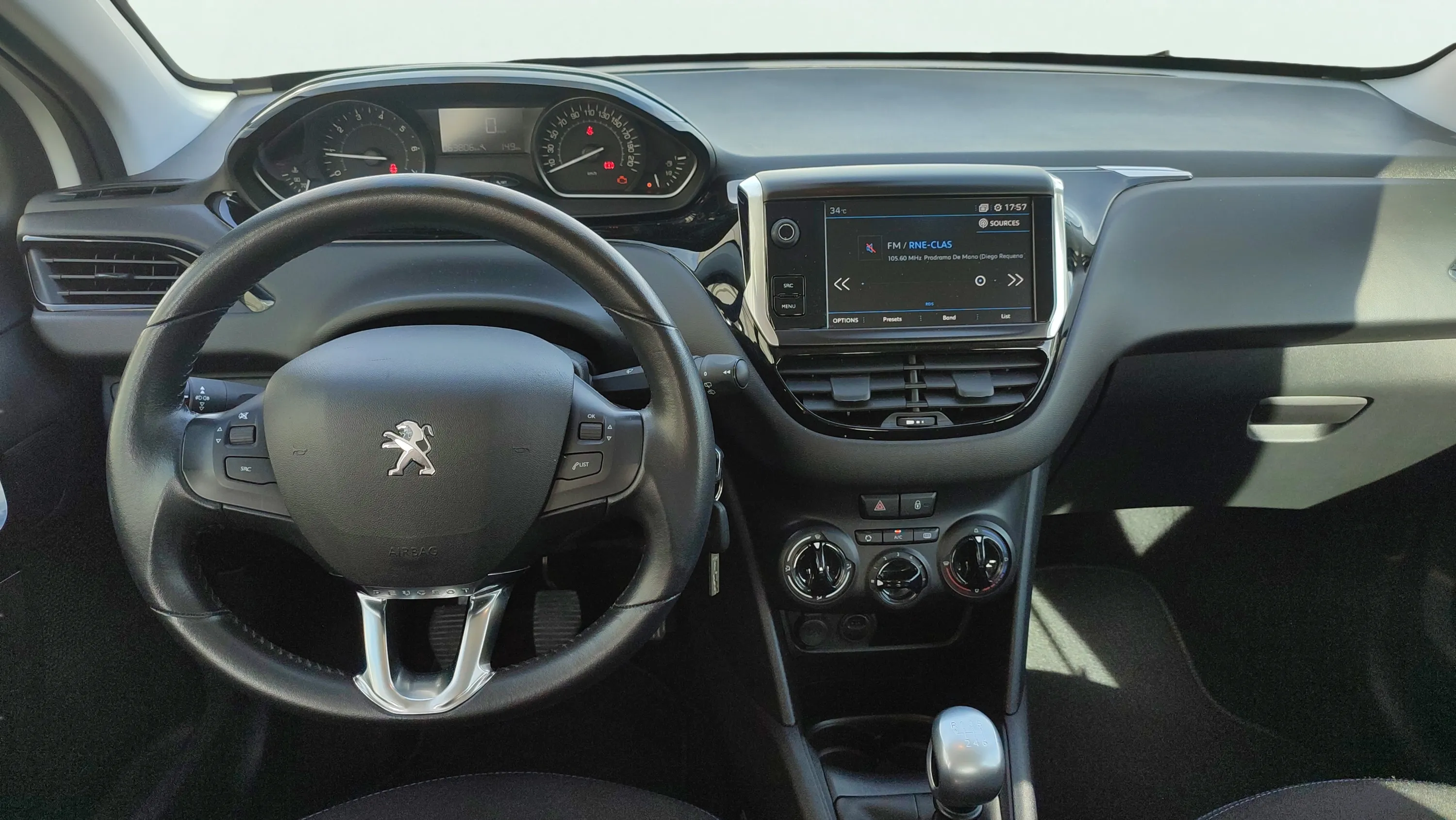 Peugeot 208 Signature 1.2L PureTech - foto 10