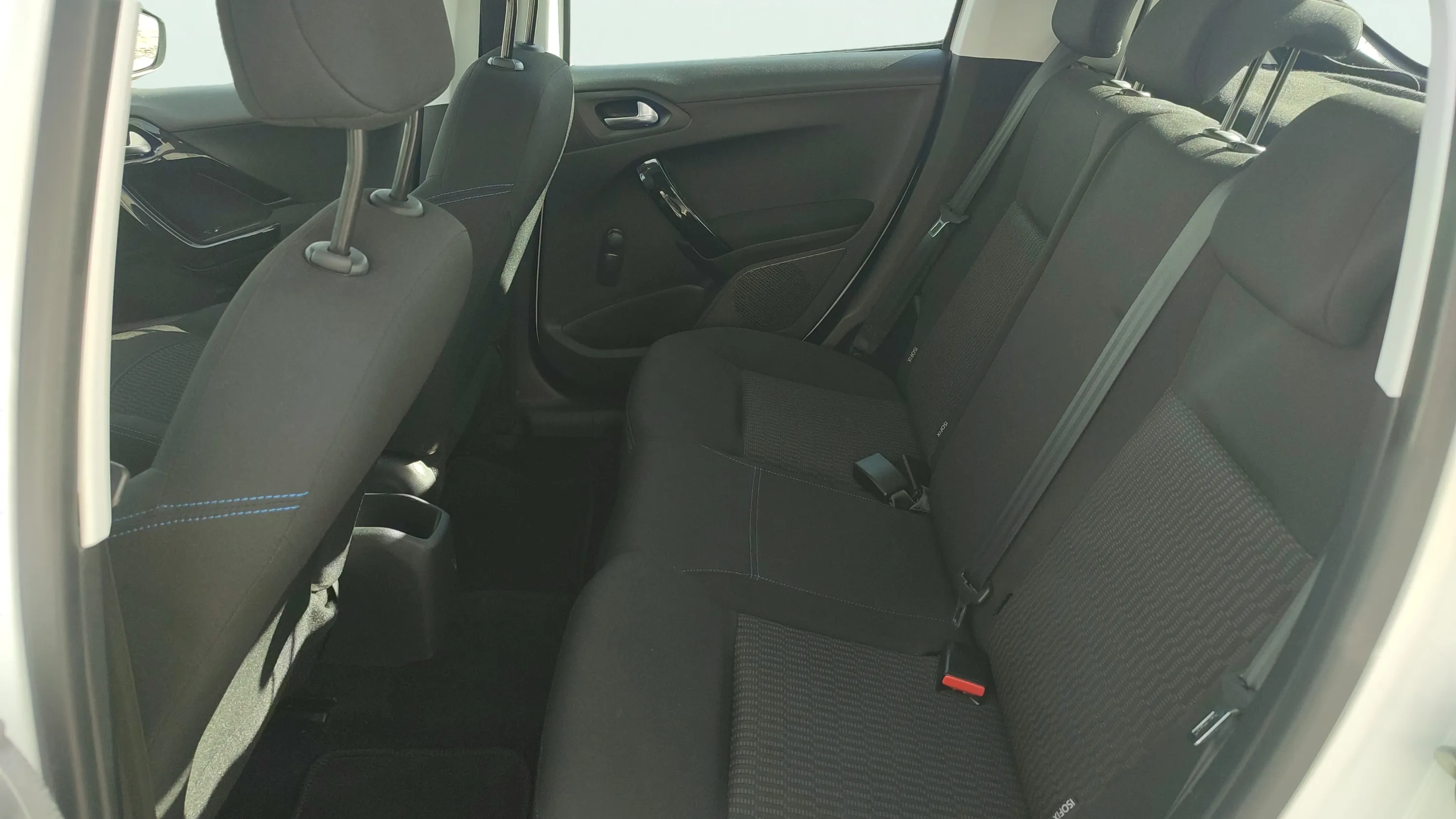 Peugeot 208 Signature 1.2L PureTech - foto 16