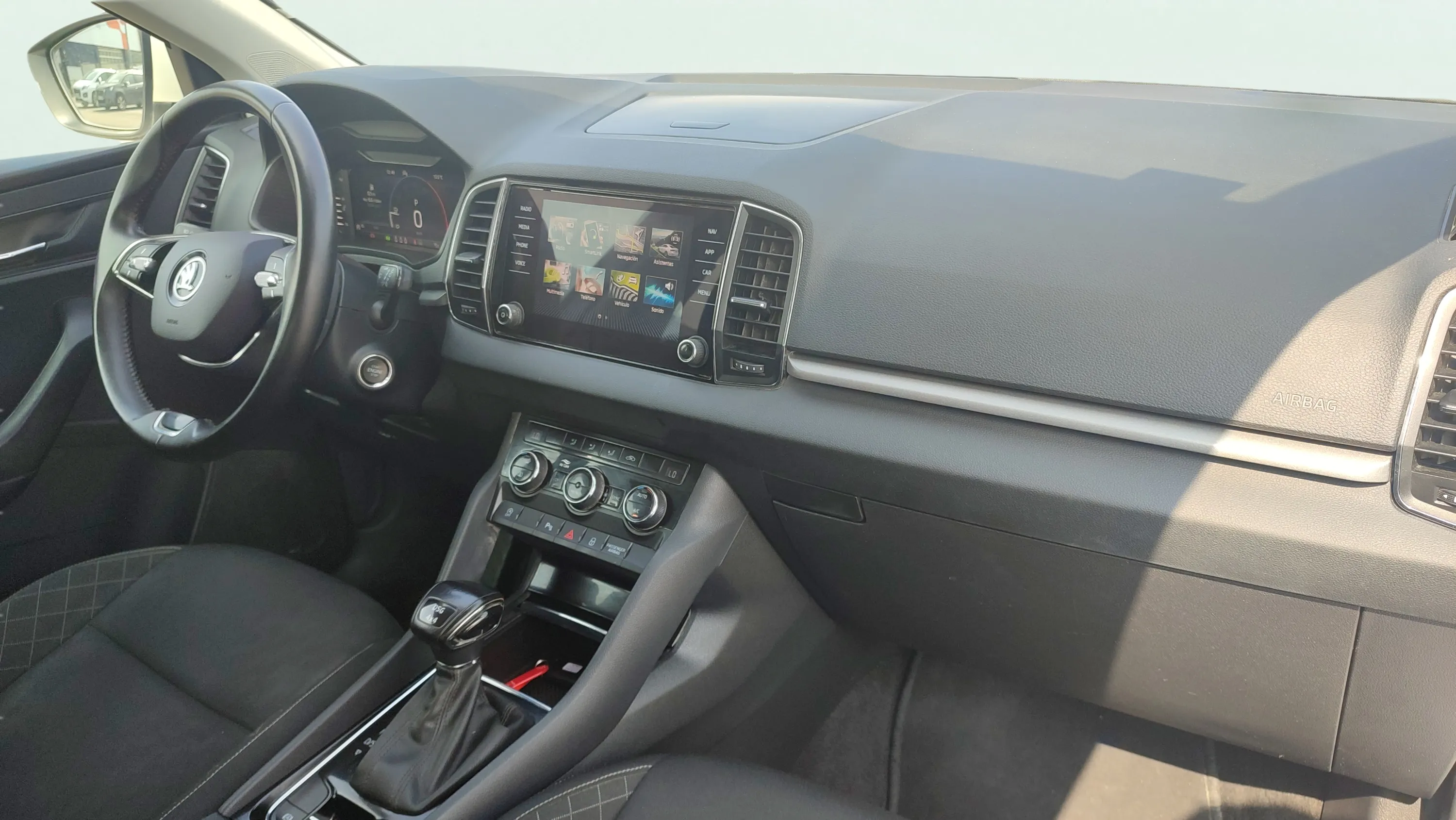 Škoda Karoq 2.0 TDI DSG 4x4 Ambition - foto 24