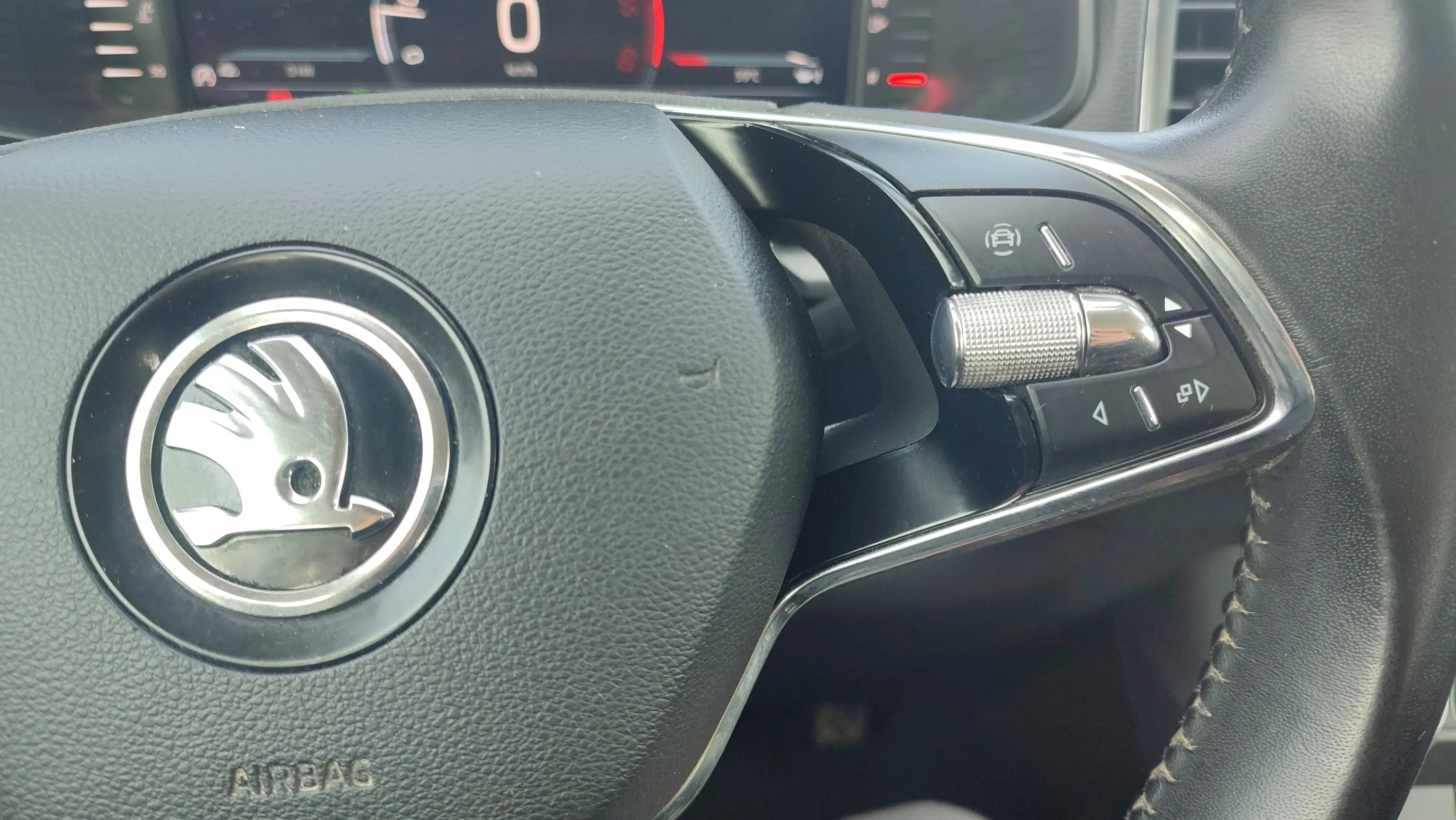 Škoda Karoq 2.0 TDI DSG 4x4 Ambition - foto 13