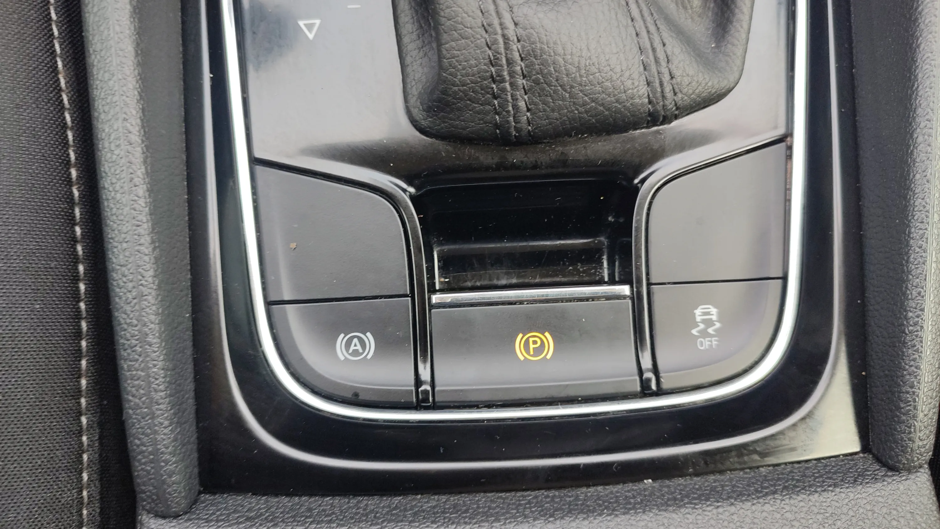 Škoda Karoq 2.0 TDI DSG 4x4 Ambition - foto 16