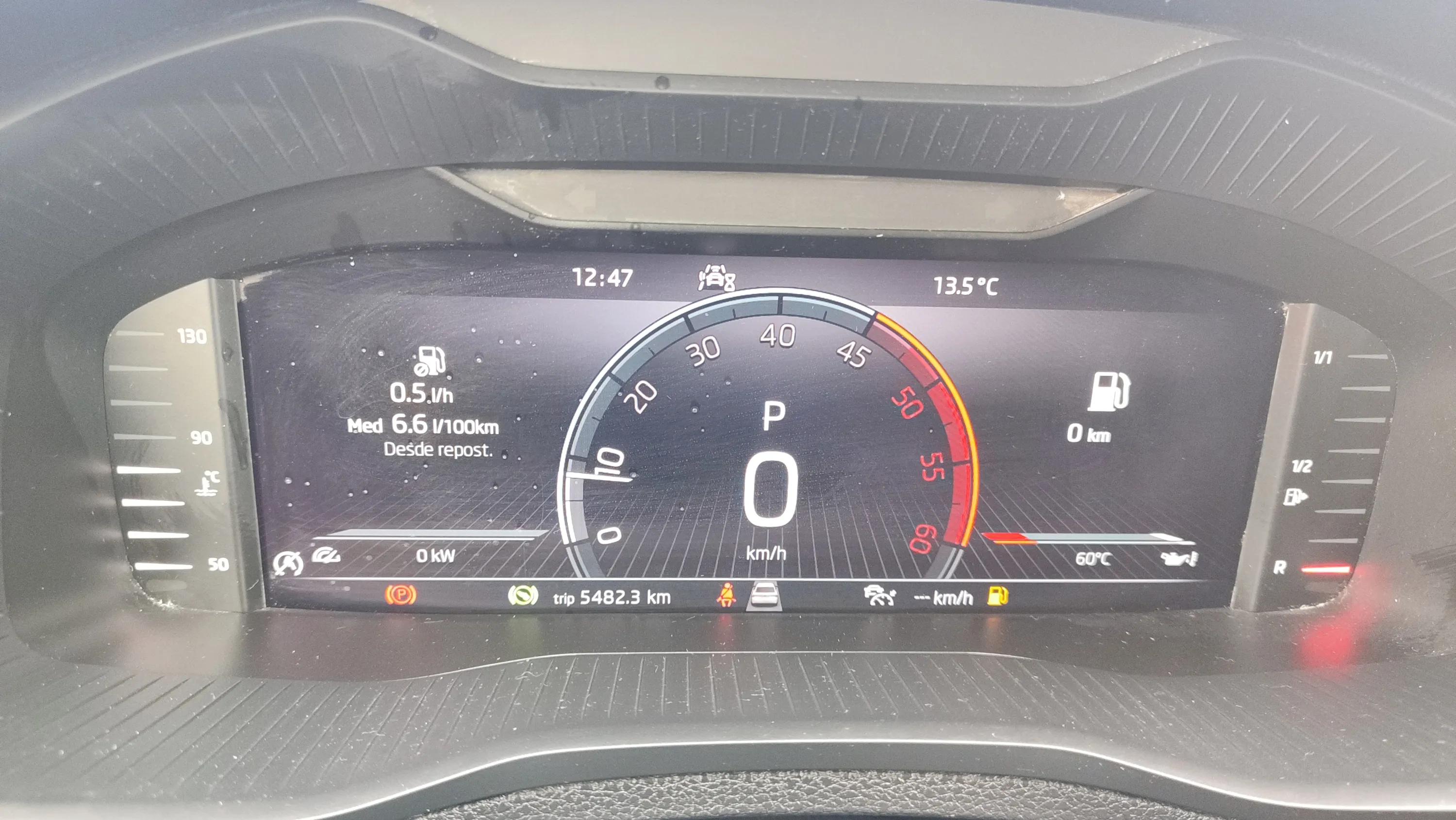 Škoda Karoq 2.0 TDI DSG 4x4 Ambition - foto 14