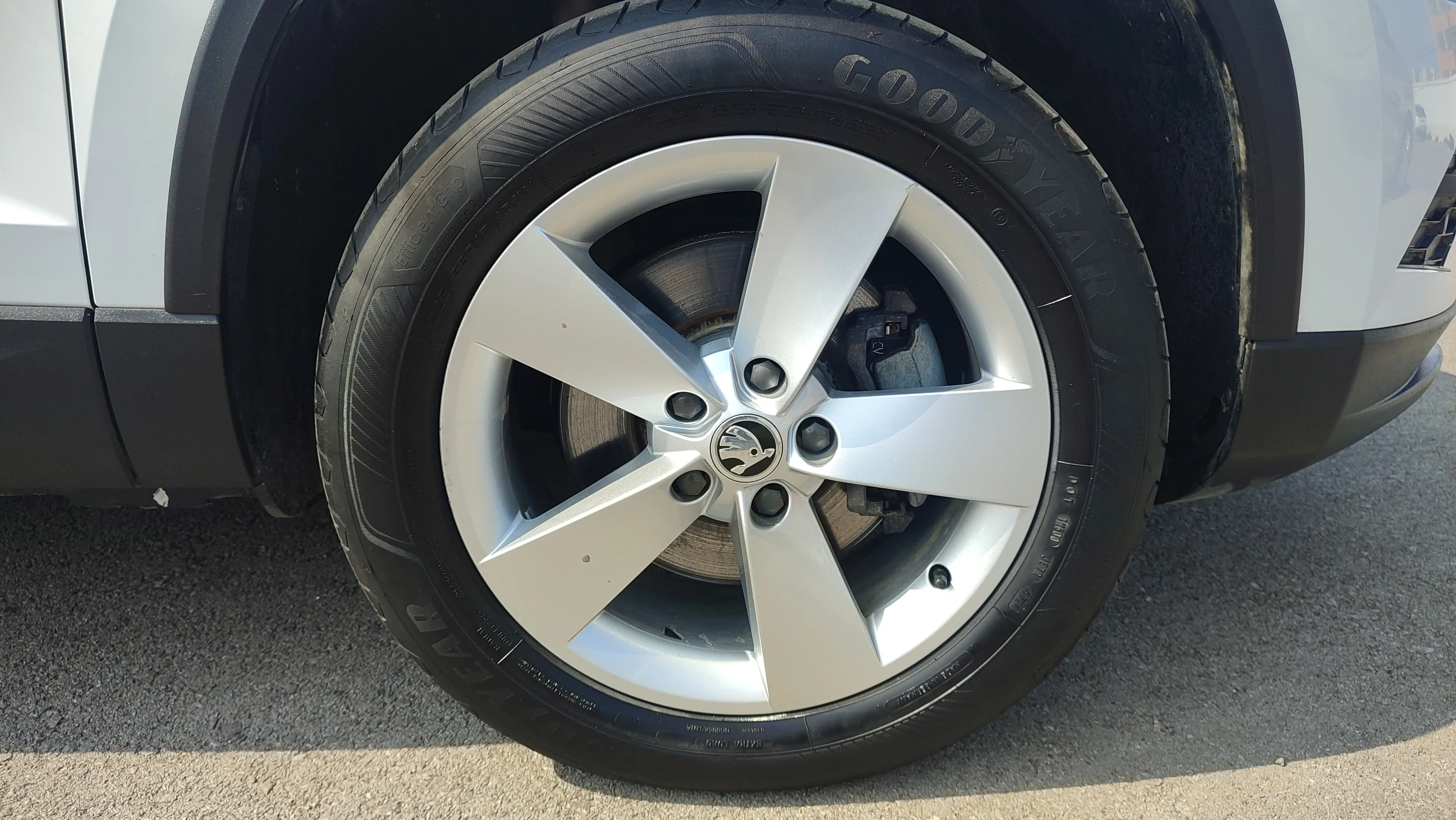 Škoda Karoq 2.0 TDI DSG 4x4 Ambition - foto 33