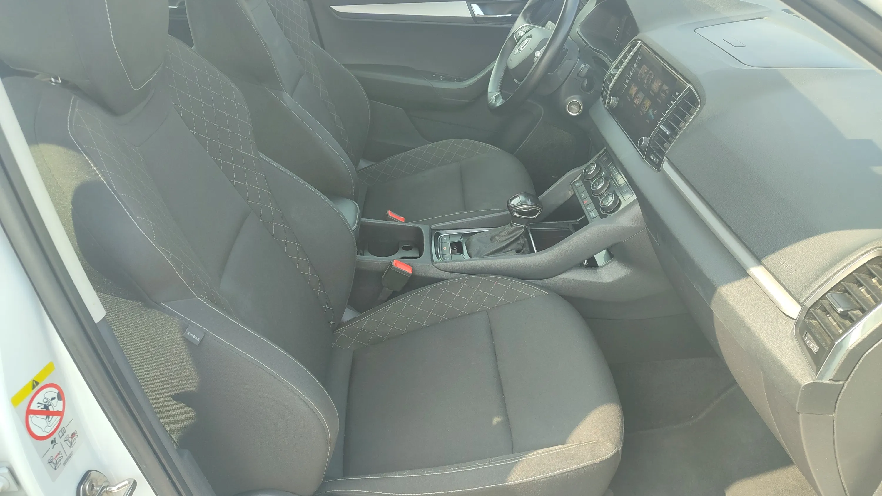 Škoda Karoq 2.0 TDI DSG 4x4 Ambition - foto 29