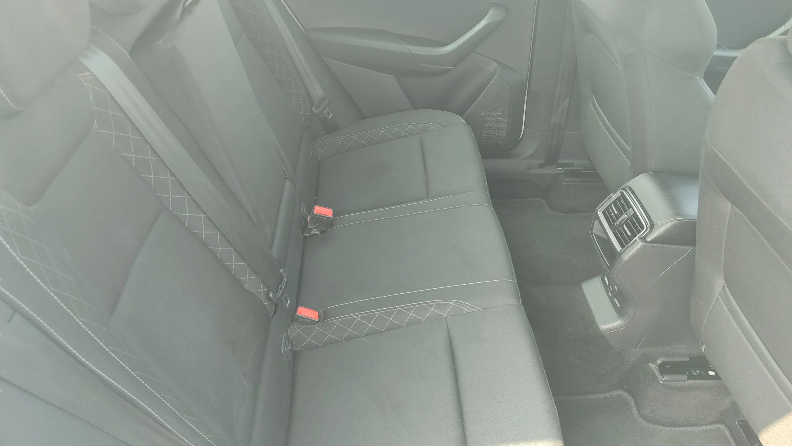 Škoda Karoq 2.0 TDI DSG 4x4 Ambition - foto 28