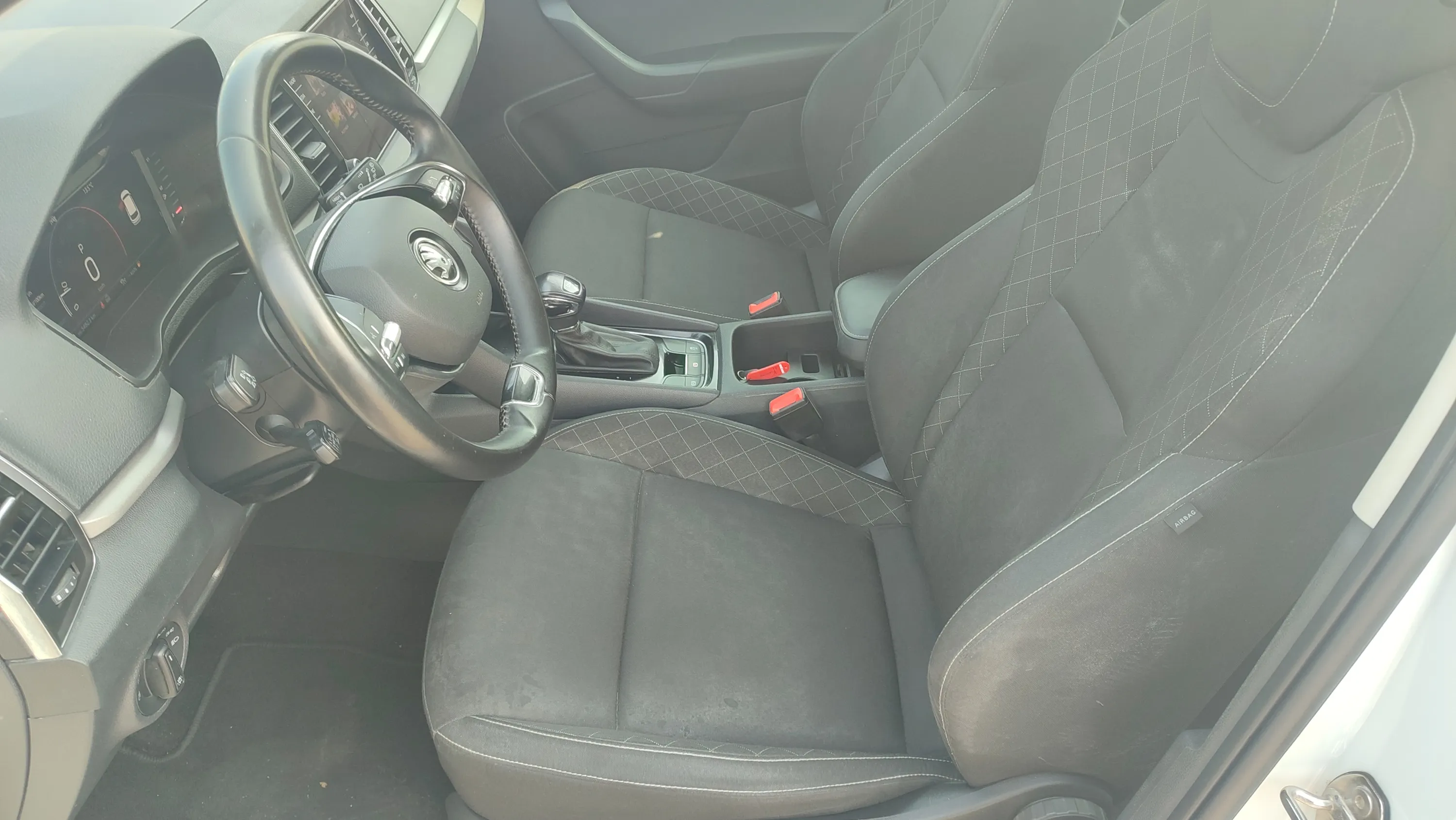 Škoda Karoq 2.0 TDI DSG 4x4 Ambition - foto 23