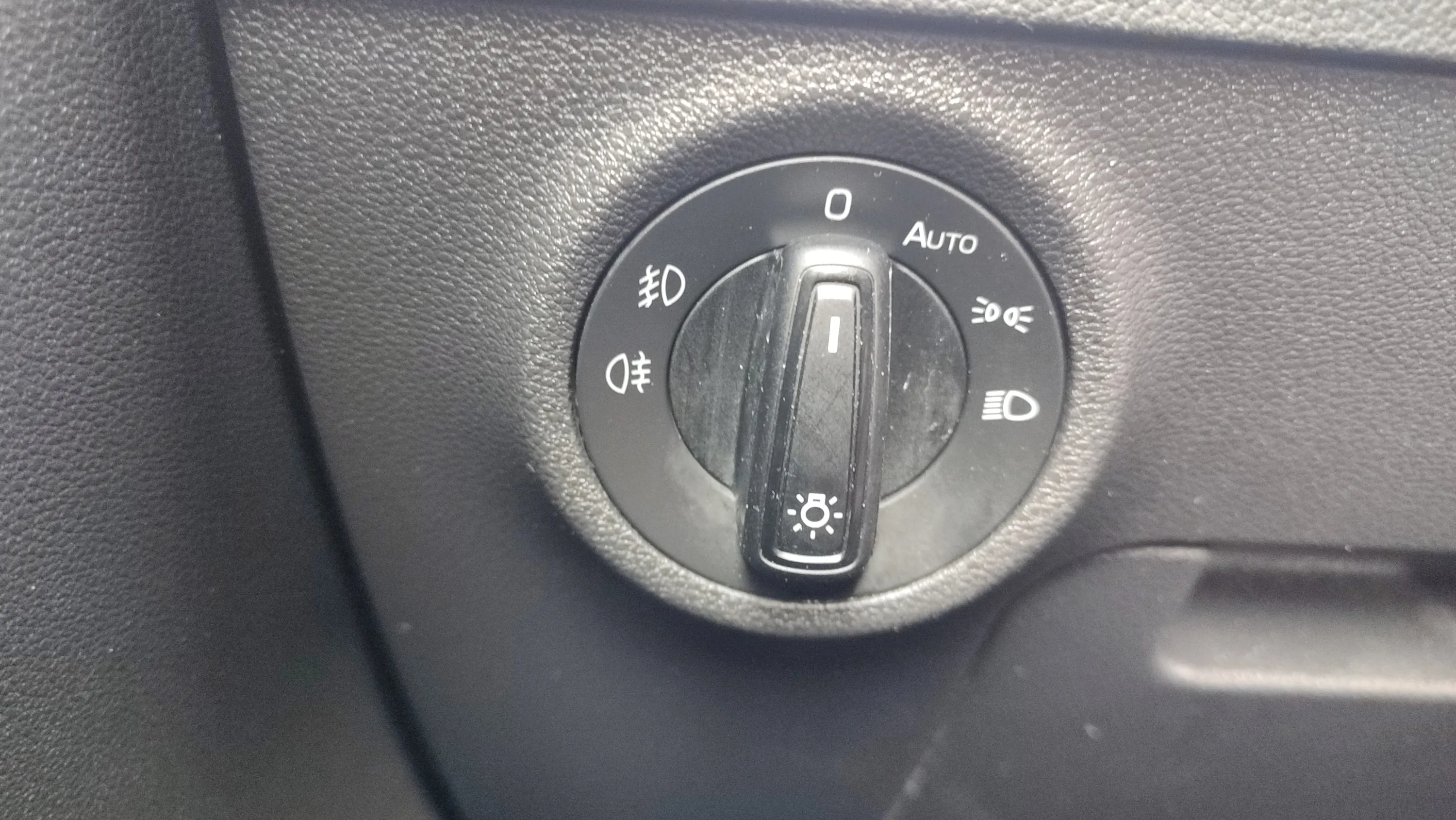 Škoda Karoq 2.0 TDI DSG 4x4 Ambition - foto 18