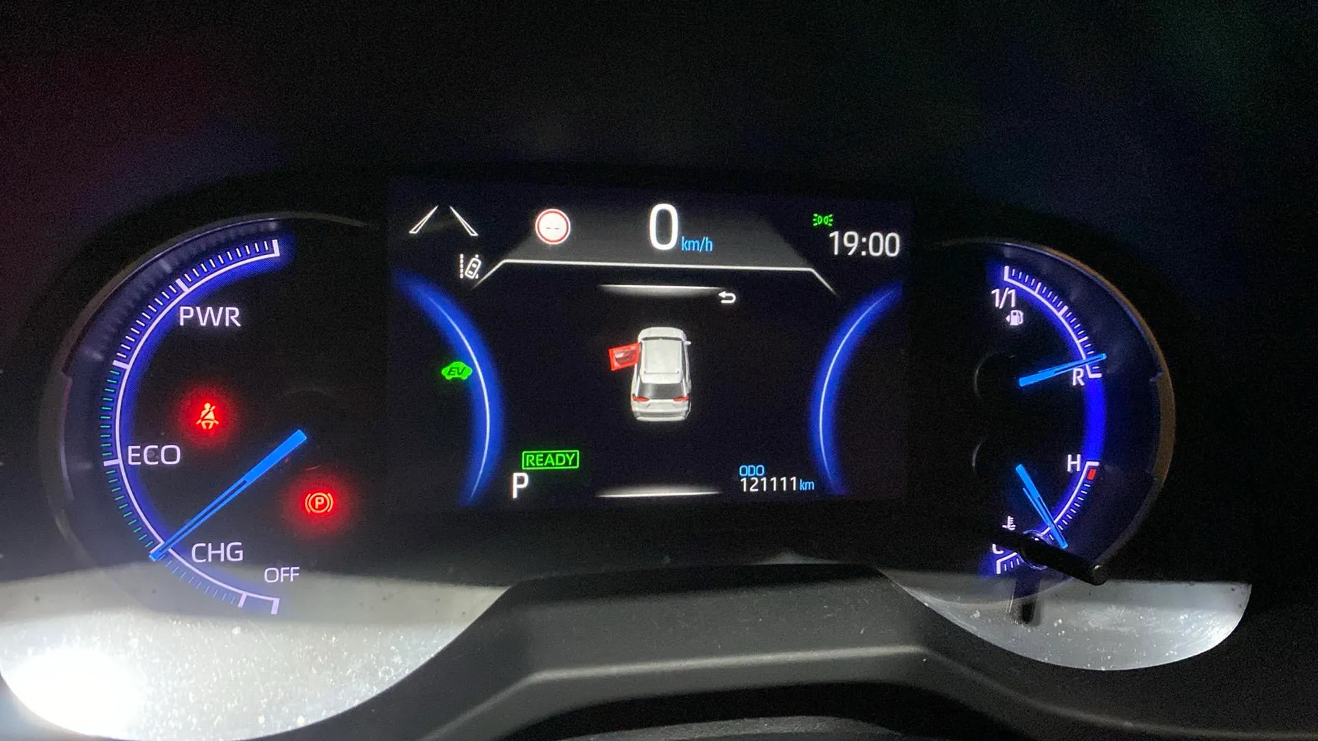 Toyota RAV4 2.5l 220H Advance - foto 11