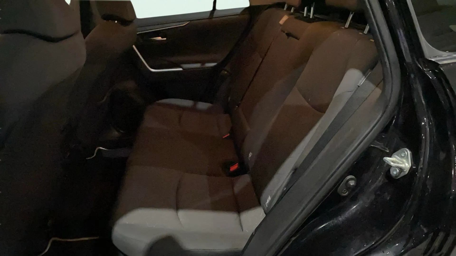 Toyota RAV4 2.5l 220H Advance - foto 14