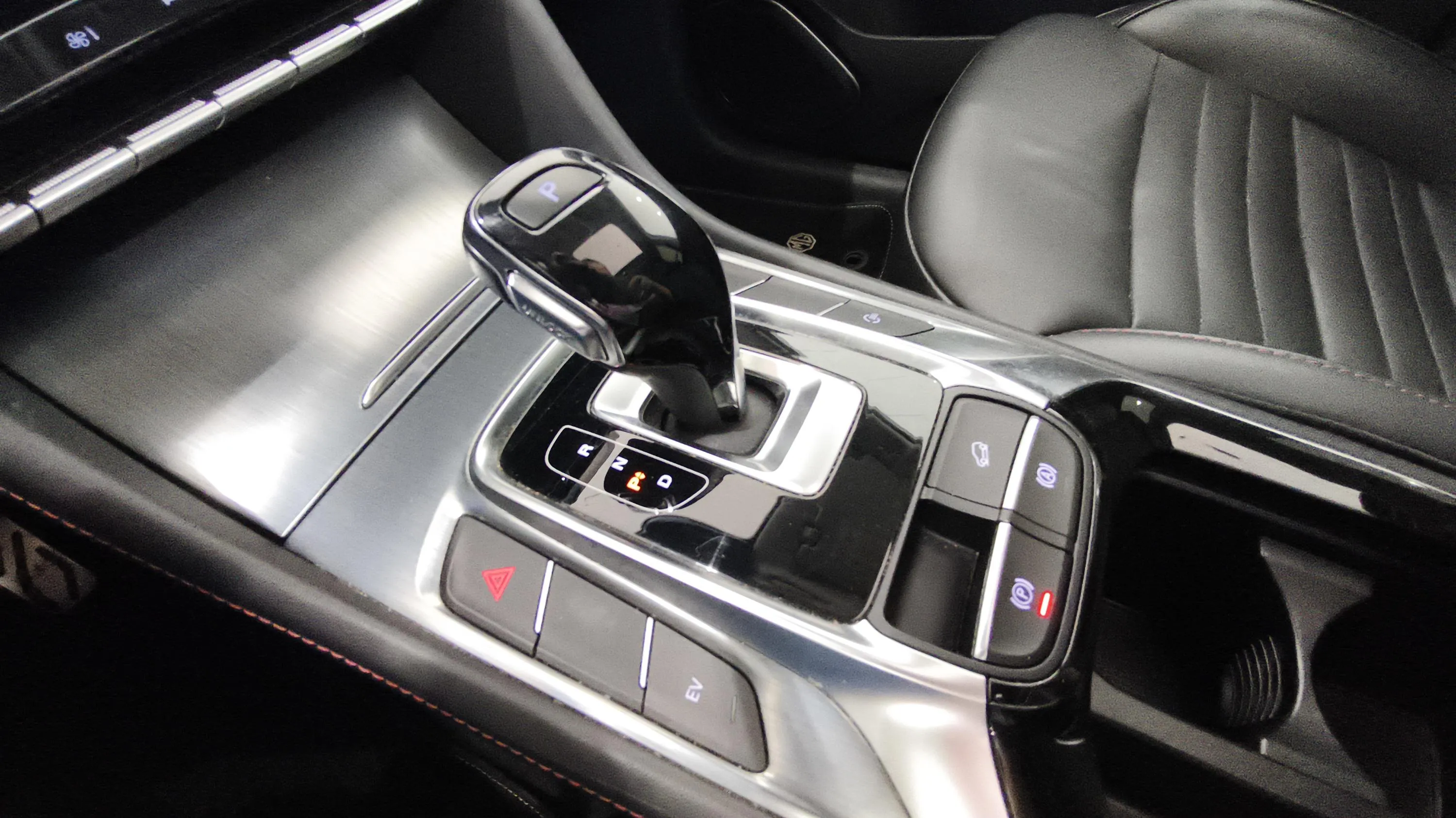 MG HS 1.5T-GDI PHEV Comfort - foto 16
