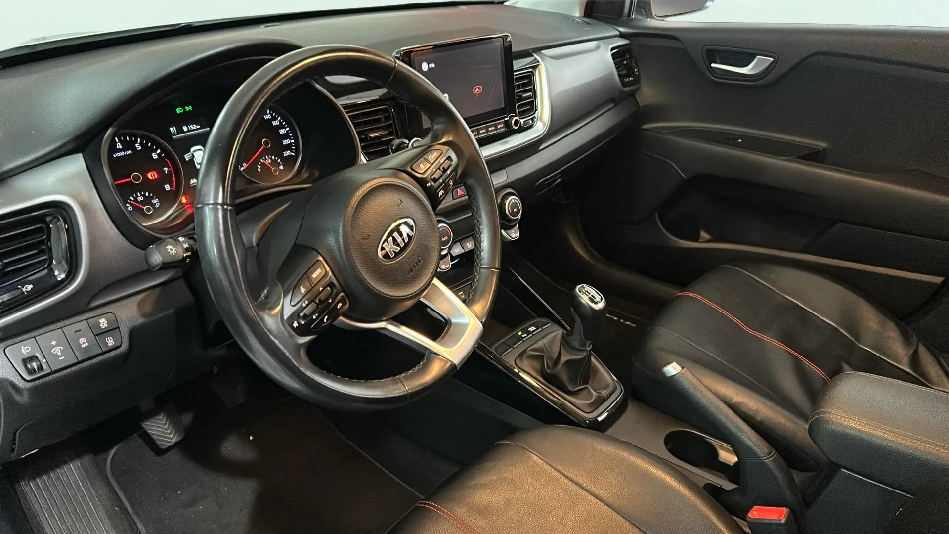Kia Stonic 1.0 T-GDi MHEV iMT Drive - foto 11