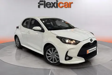 toyota yaris 15 120h active tech hibrido no enchufable automatica hospitalet 903000000234370
