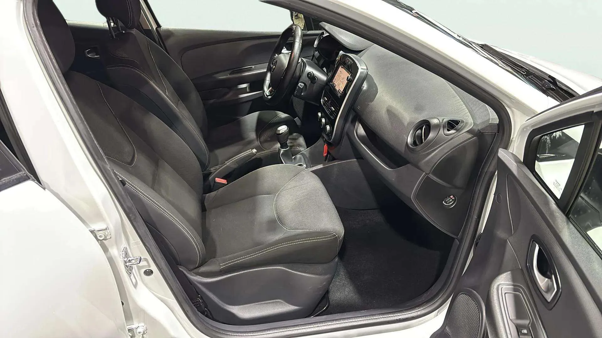 Renault Clio Business dCi -18 - foto 20