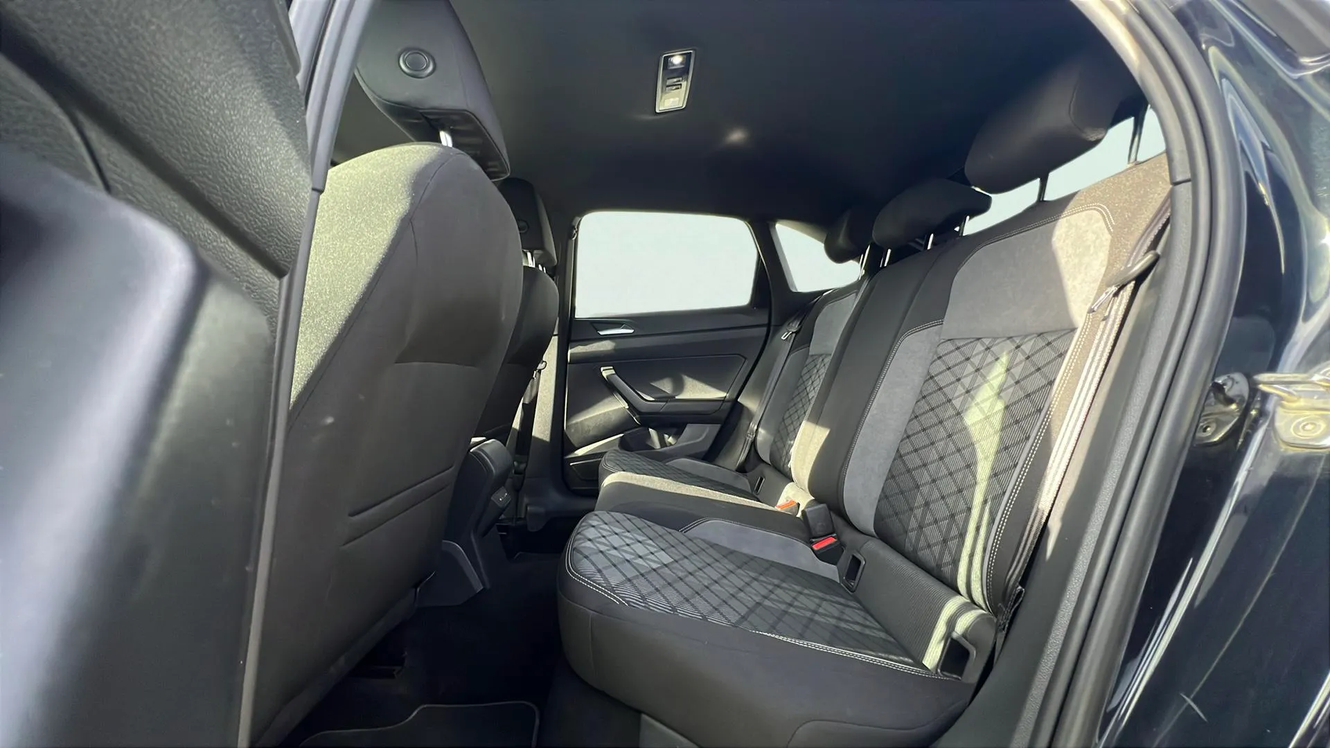 Volkswagen Taigo R-Line 1.0 TSI DSG - foto 17