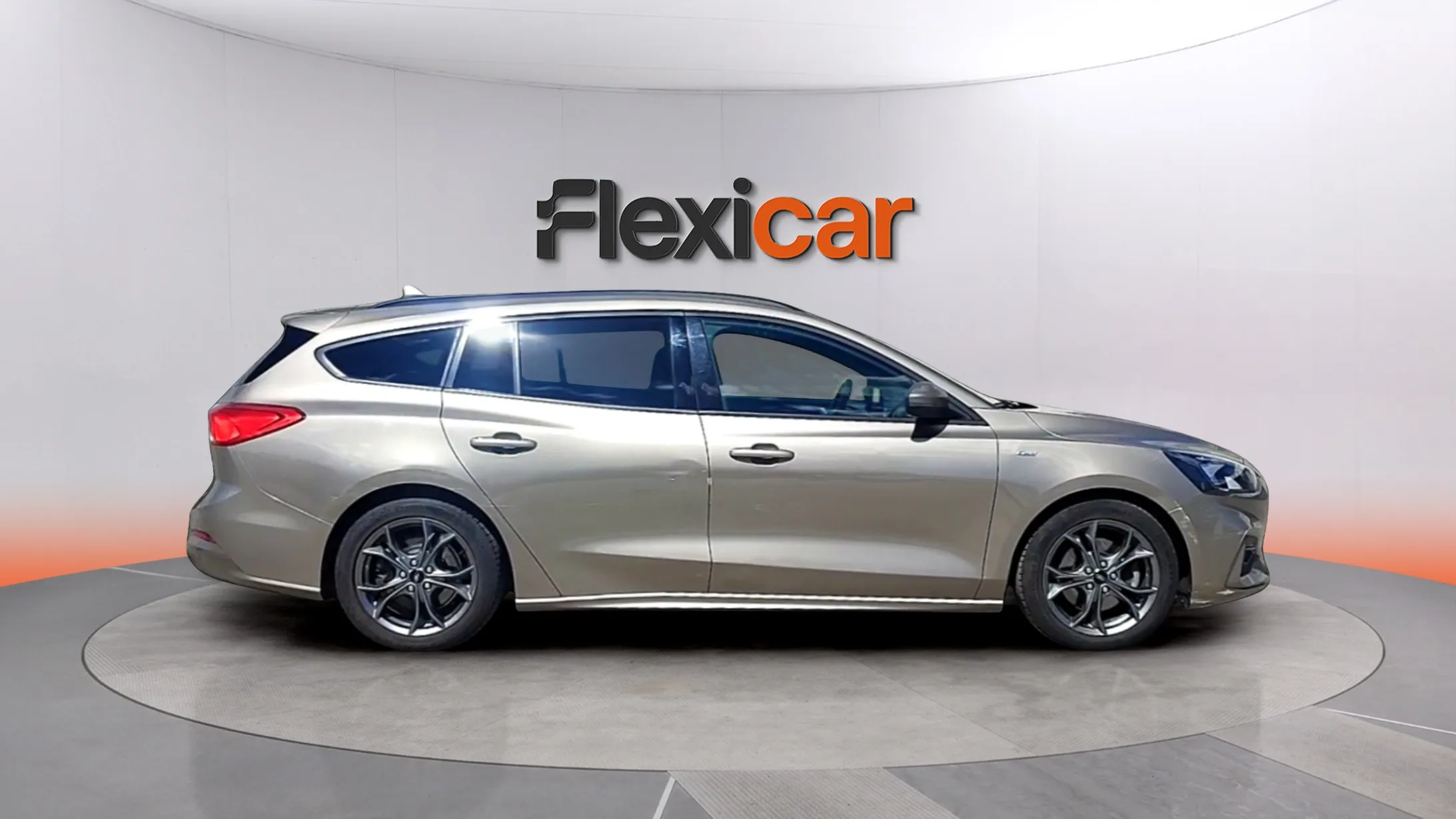 Ford Focus 1.0 EcoBoost ST-Line - foto 8