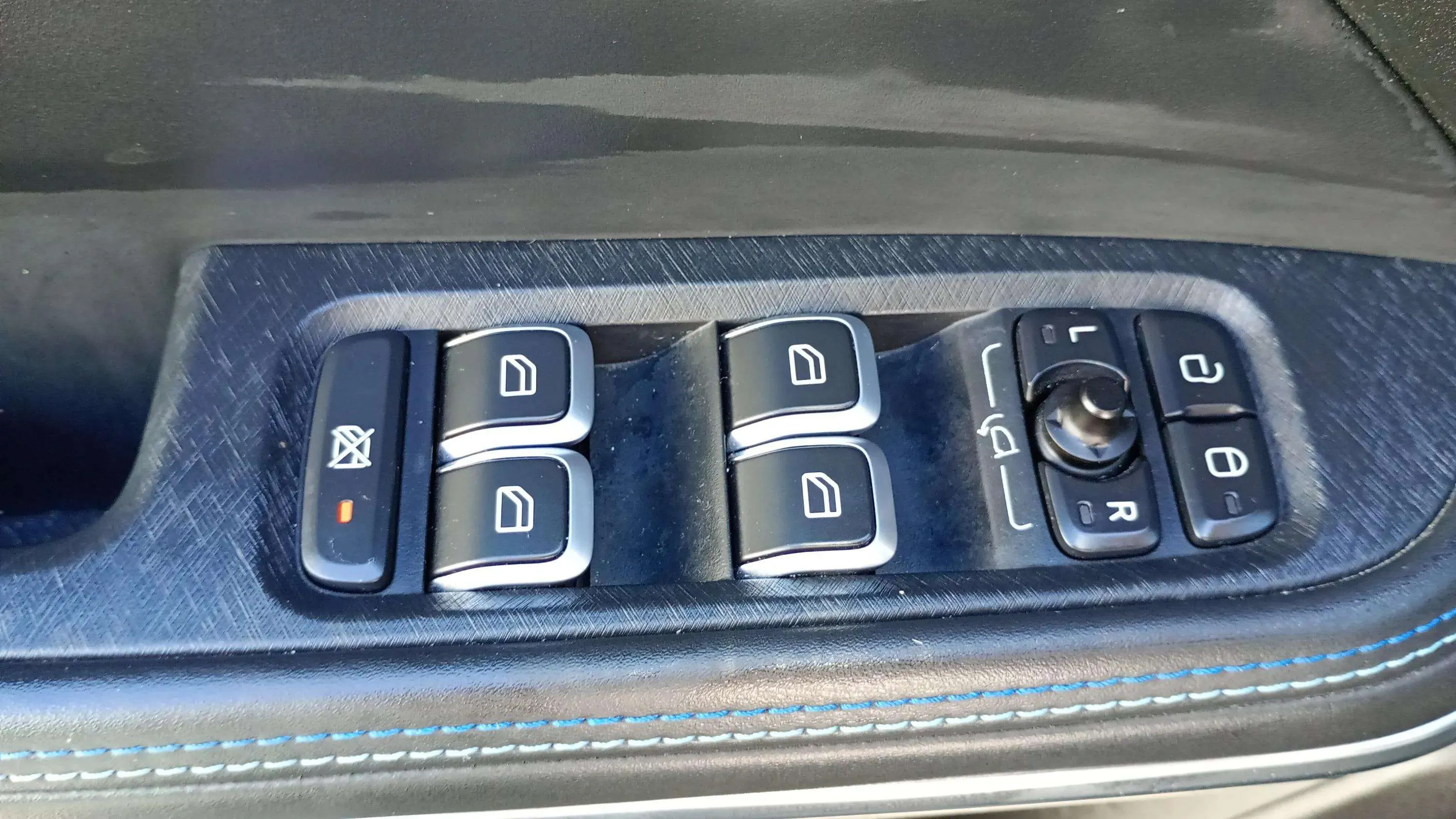 Lynk & Co 01 1.5 PHEV - foto 25