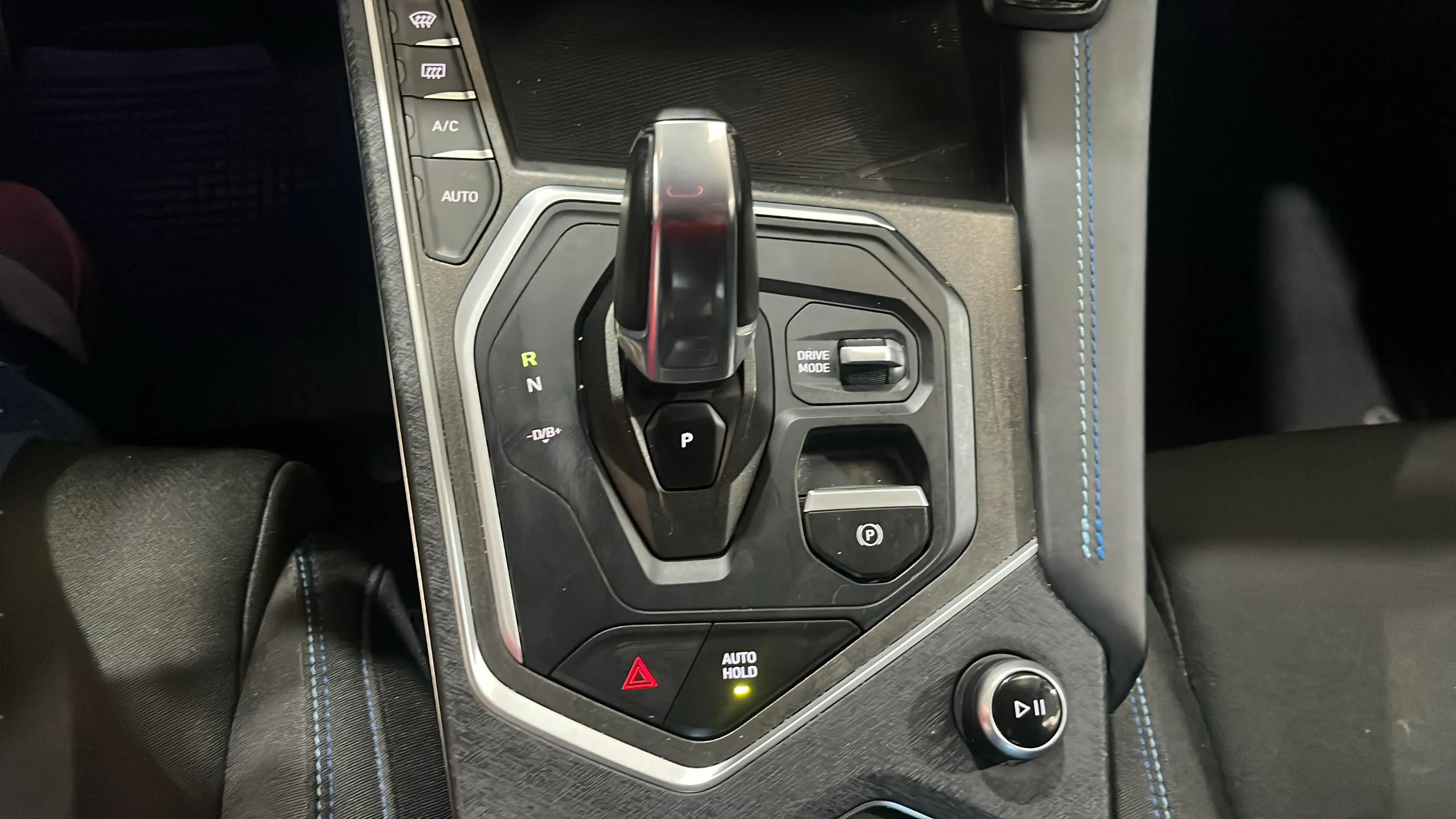 Lynk & Co 01 1.5 PHEV - foto 18