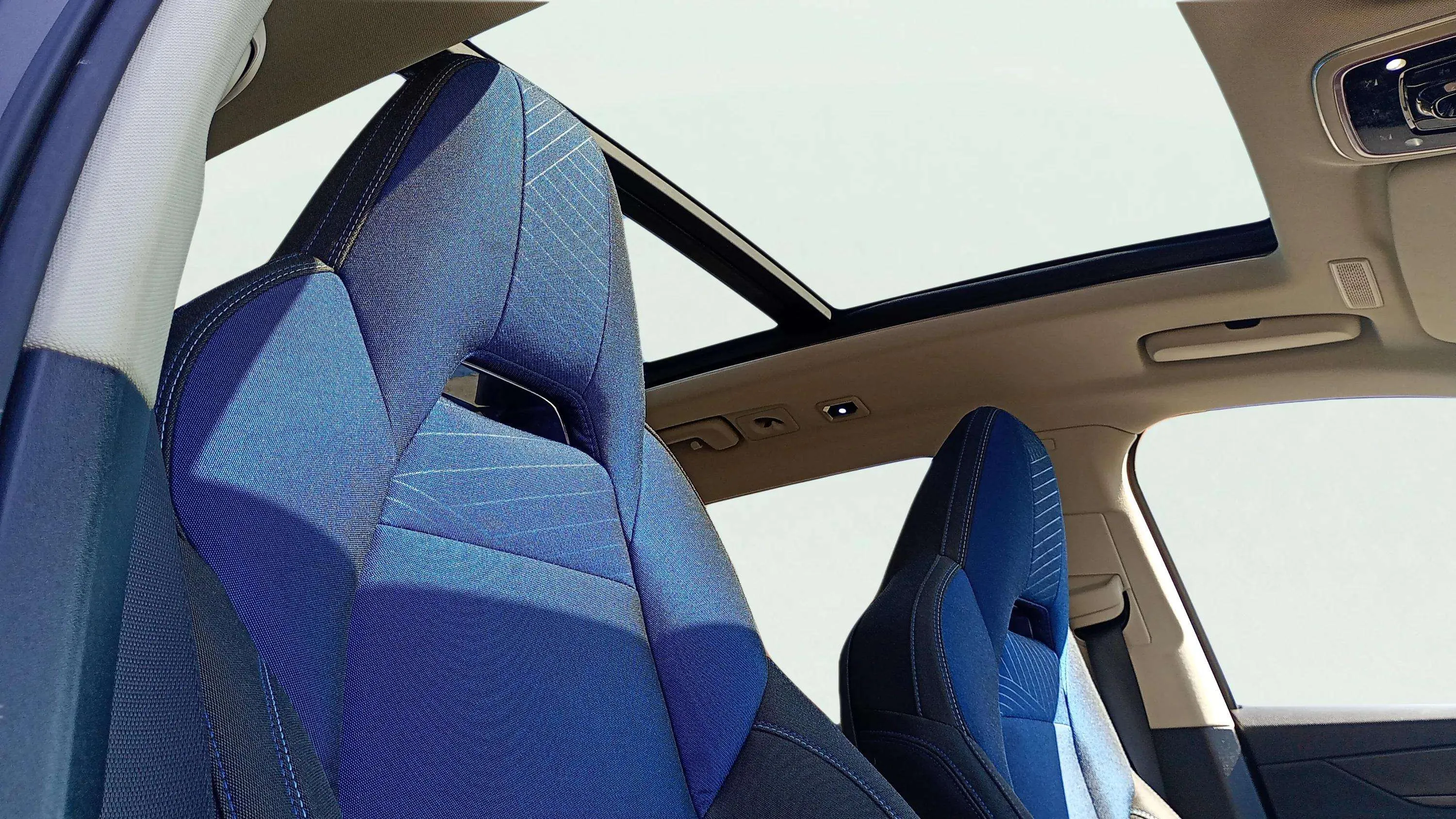 Lynk & Co 01 1.5 PHEV - foto 21