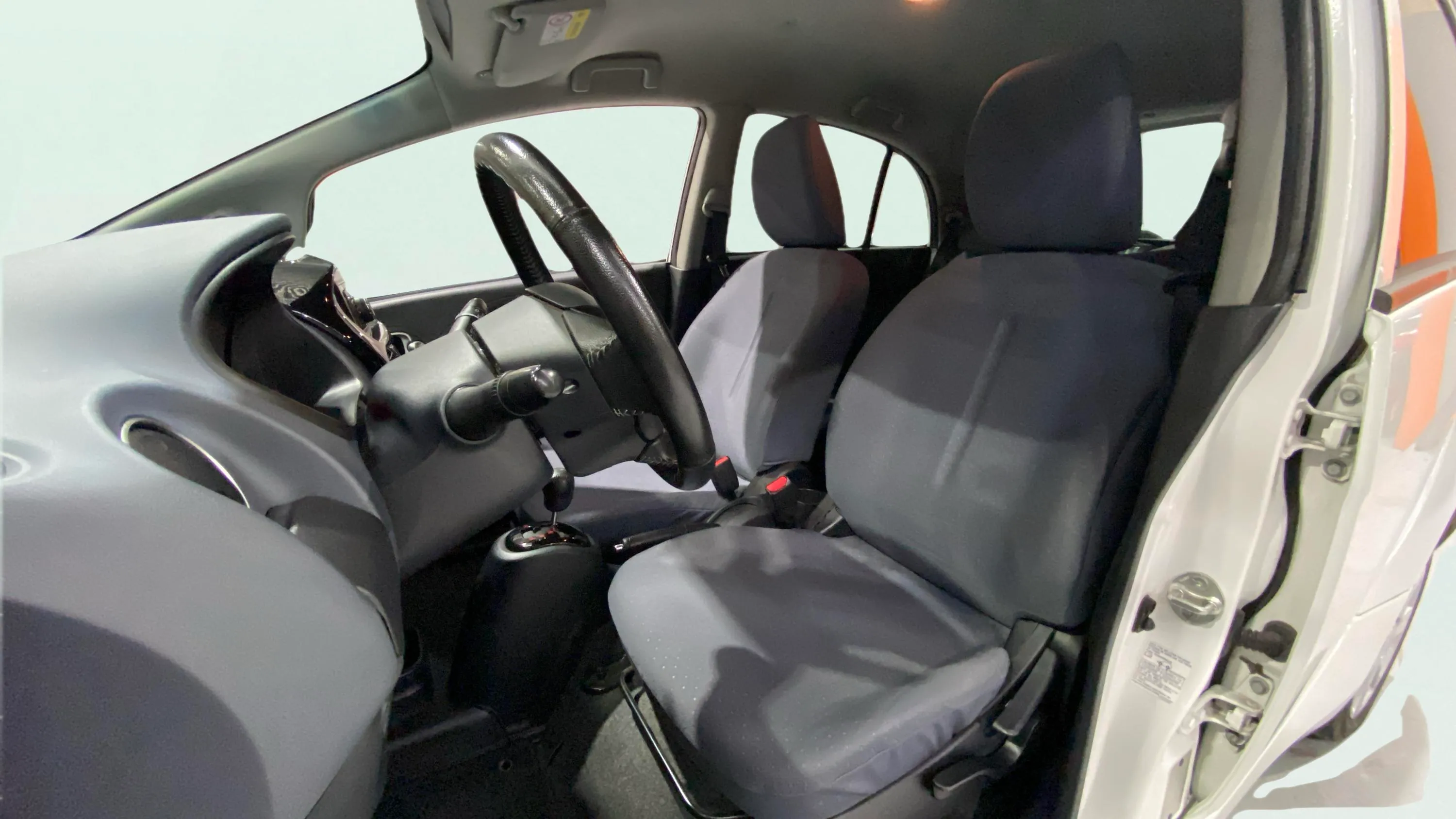 Peugeot iOn - foto 10