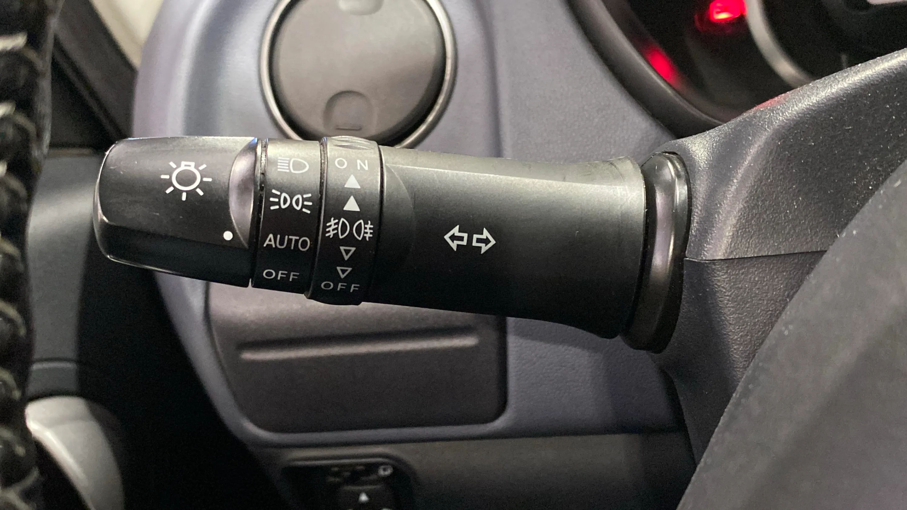 Peugeot iOn - foto 18