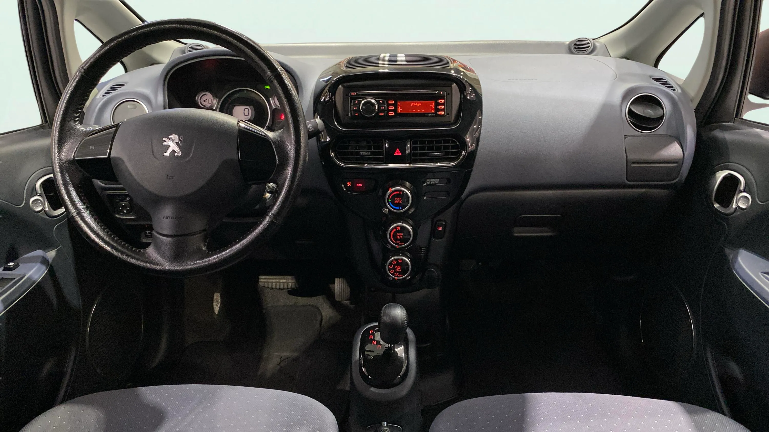 Peugeot iOn - foto 14