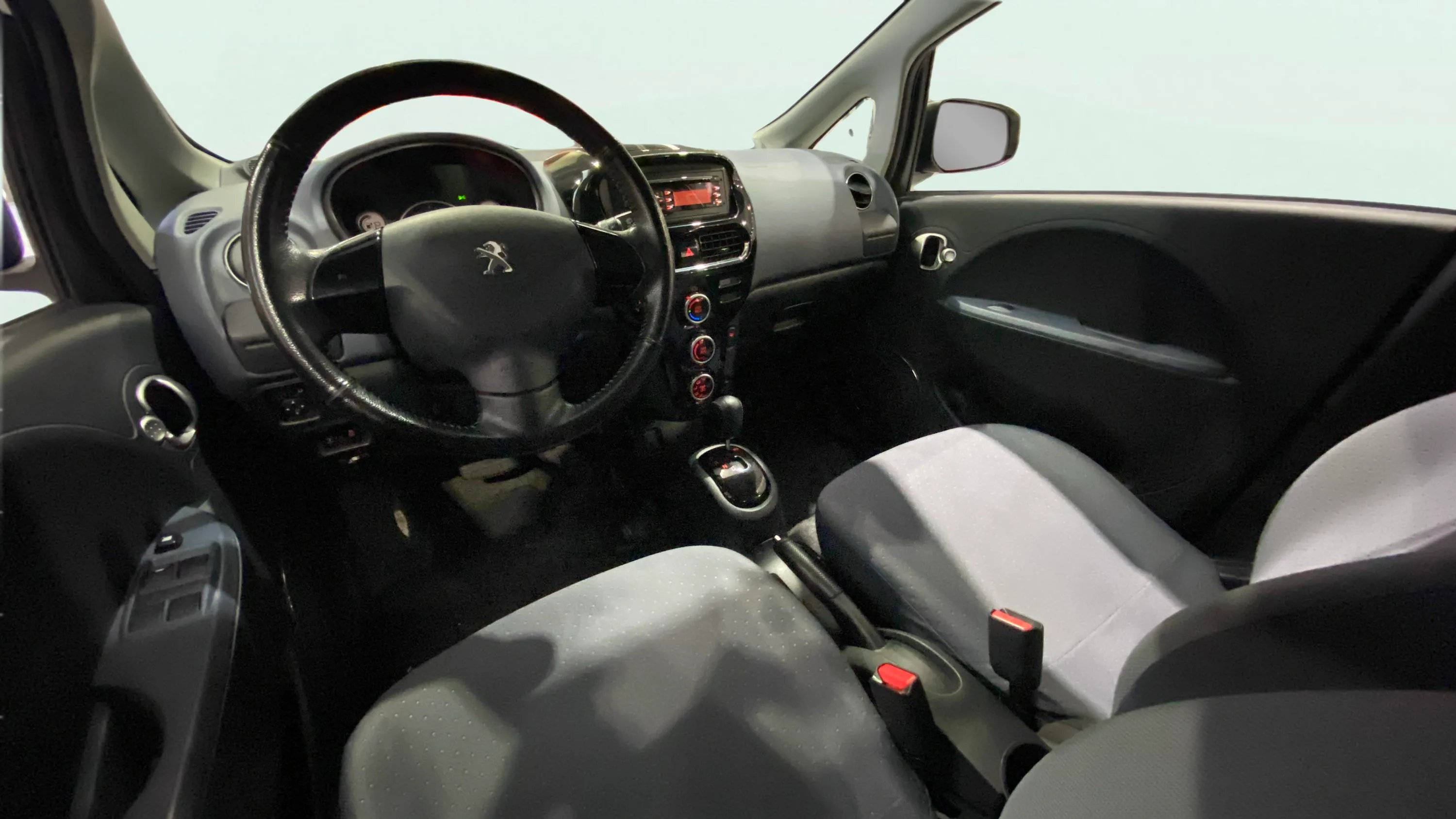 Peugeot iOn - foto 26