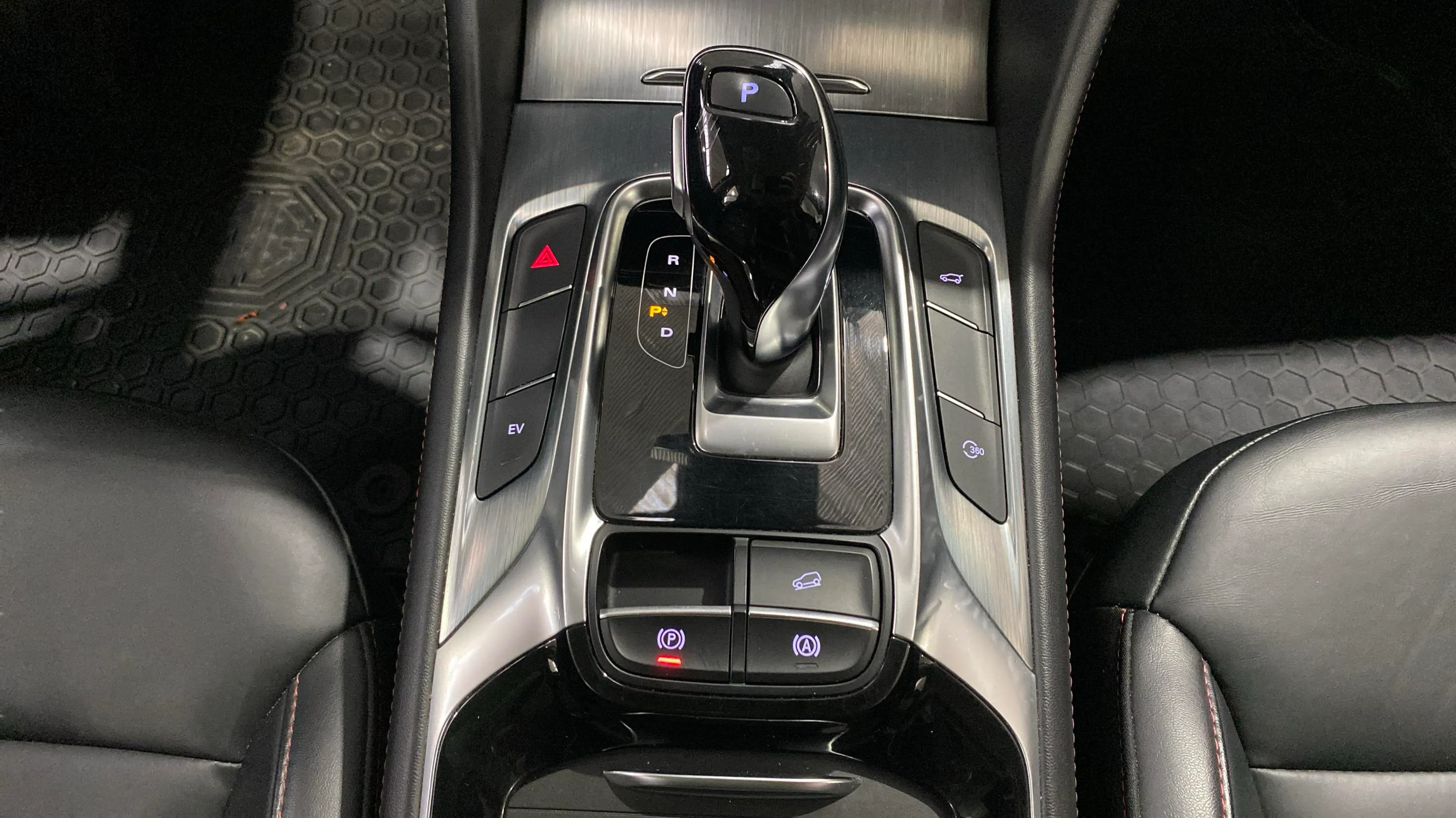 MG HS 1.5T-GDI PHEV Luxury - foto 32