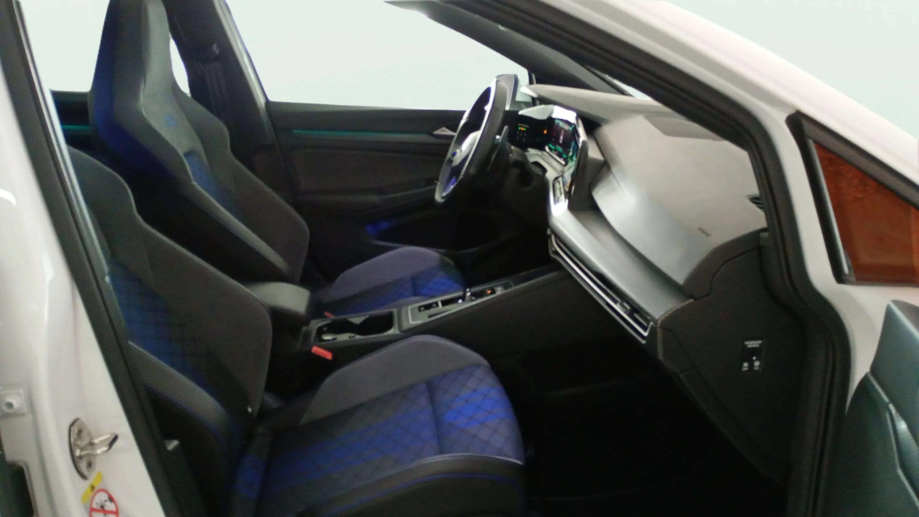 Volkswagen Golf R 2.0 TSI 4Motion DSG - foto 11