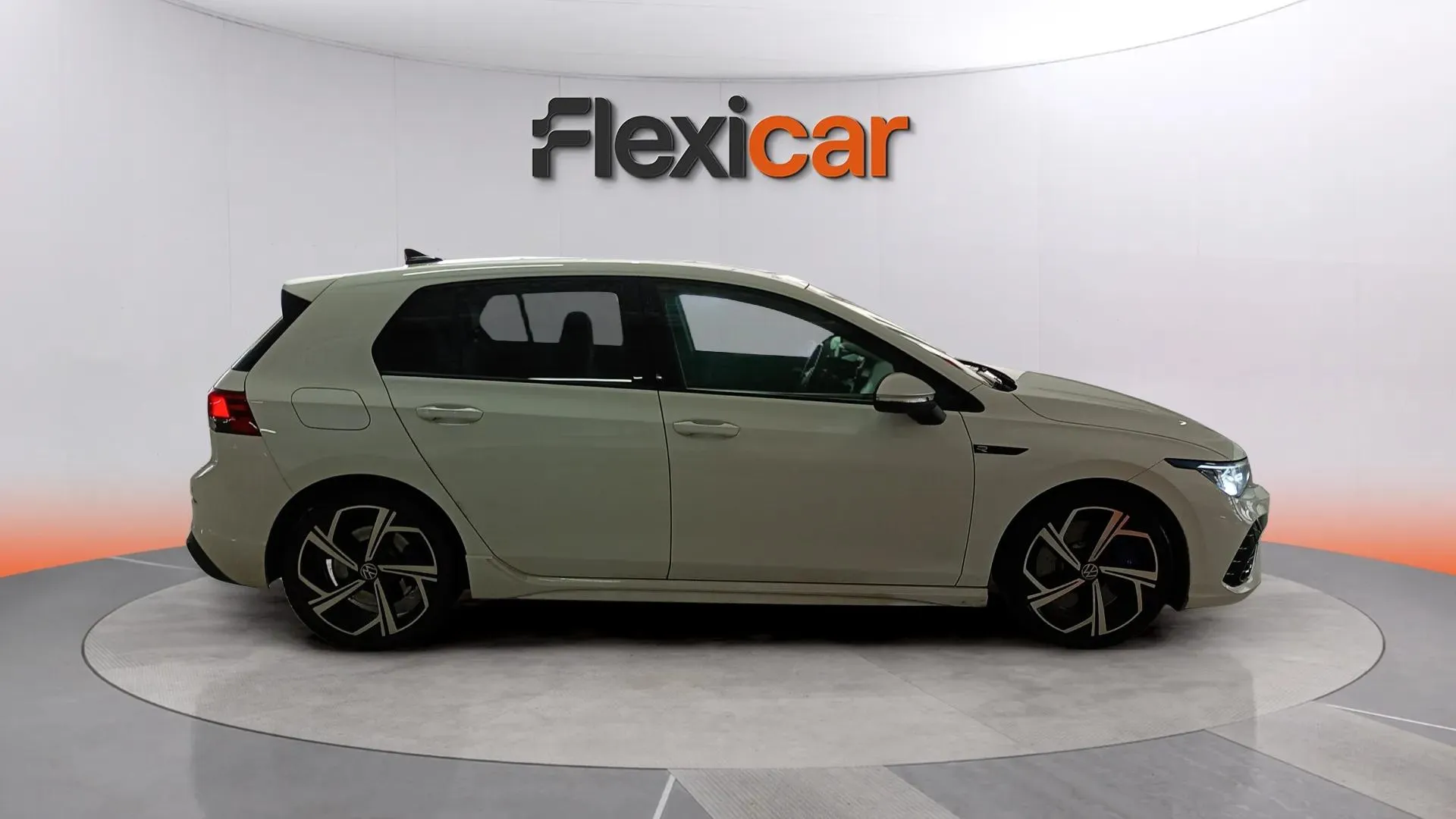 Volkswagen Golf R 2.0 TSI 4Motion DSG - foto 3