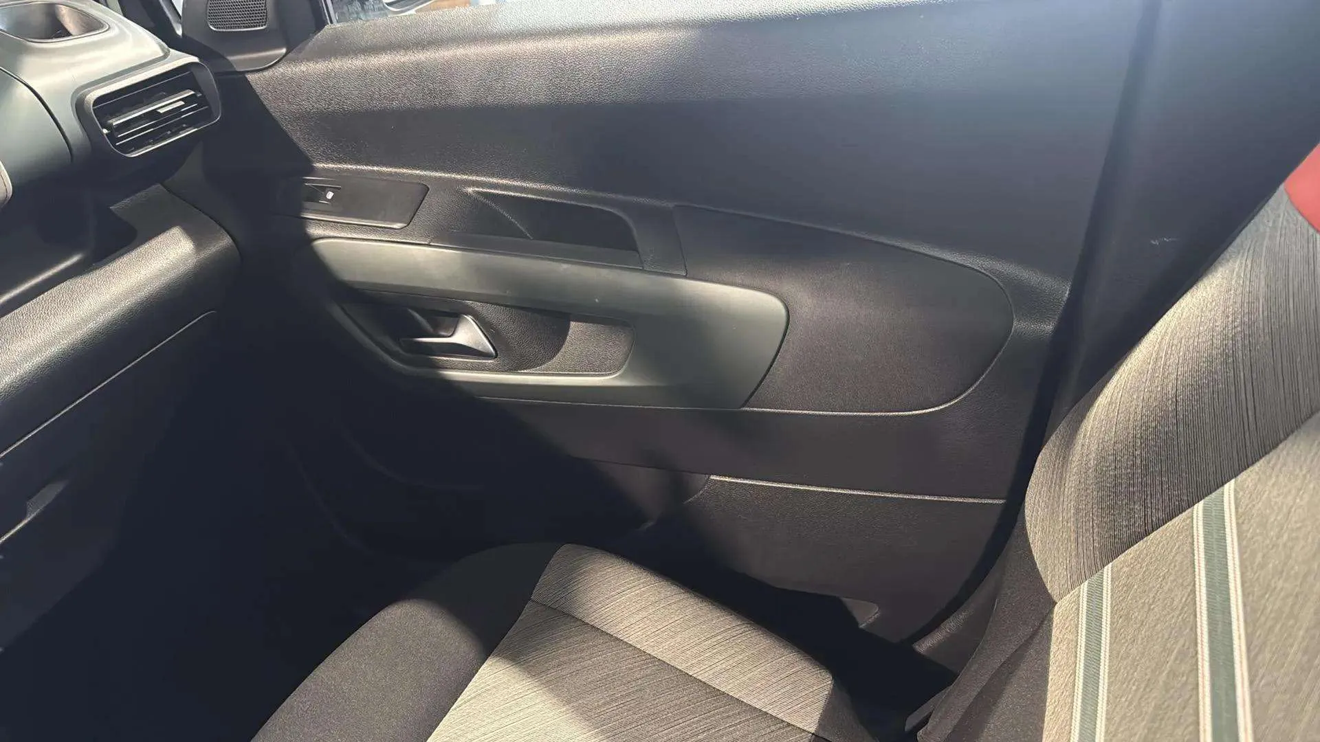 Citroën Berlingo Talla M BlueHDi 130 100 AÑOS - foto 23