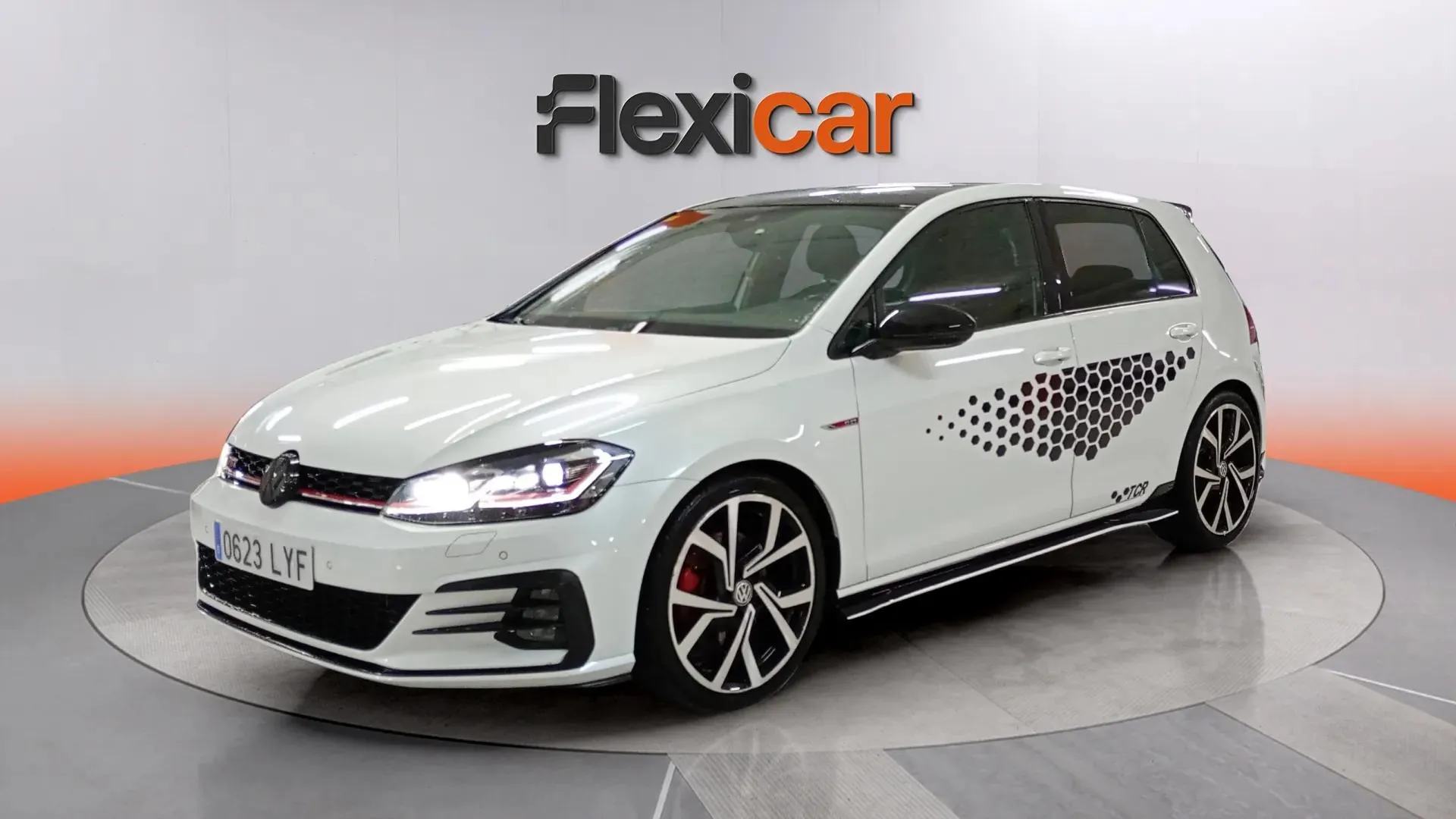 Volkswagen Golf GTI Performance 2.0 TSI DSG BMT - foto 2