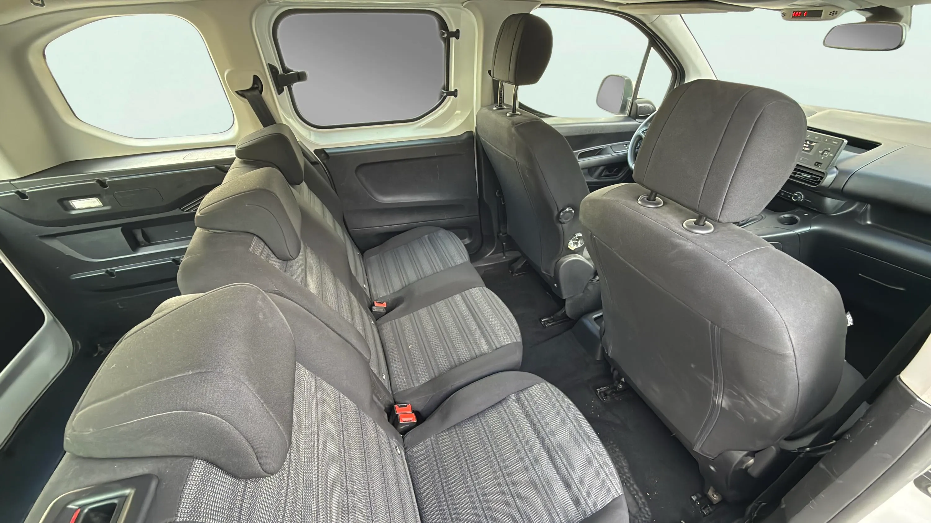 Opel Combo 1.5 TD Expression L - foto 21