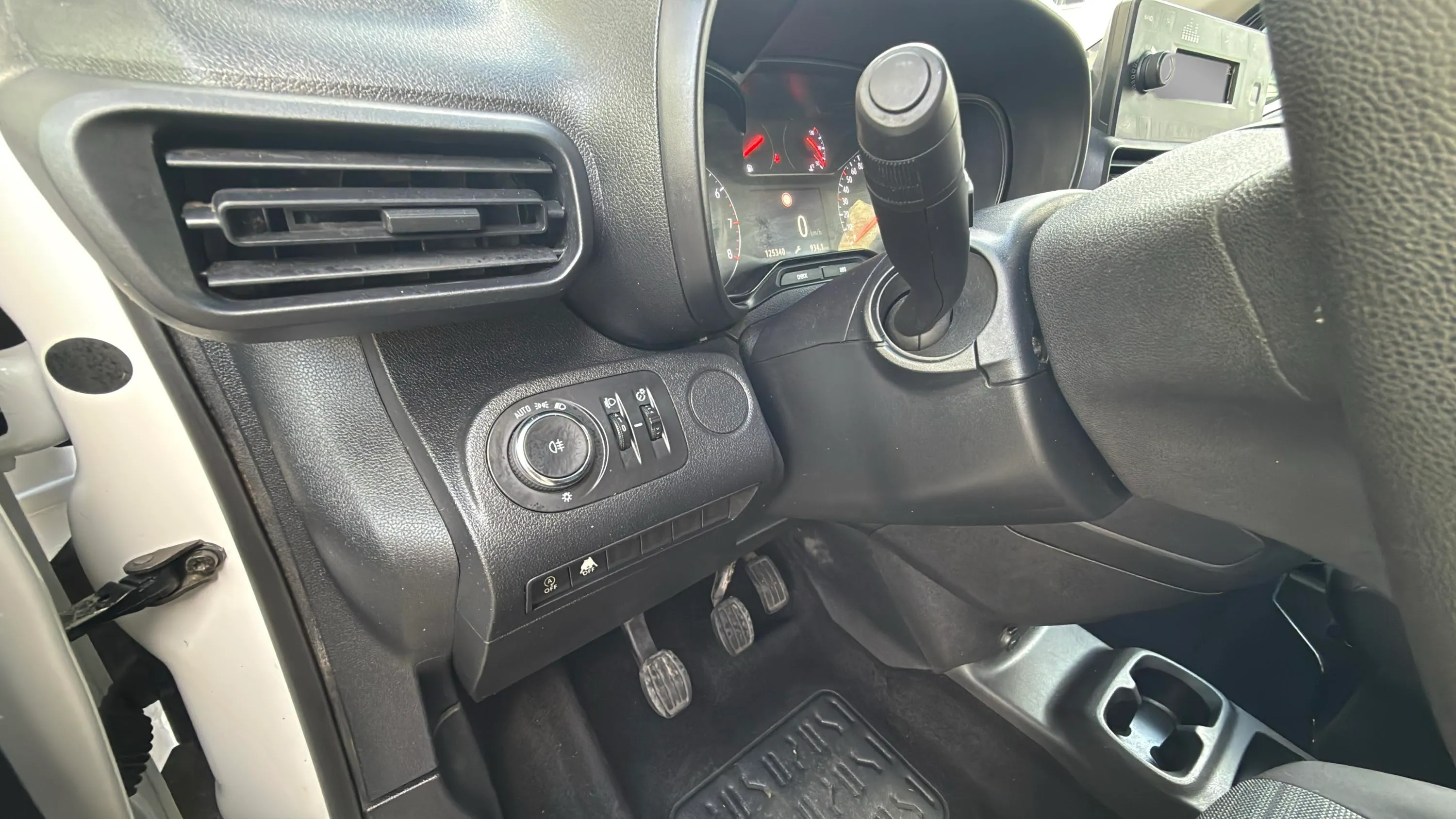 Opel Combo 1.5 TD Expression L - foto 12