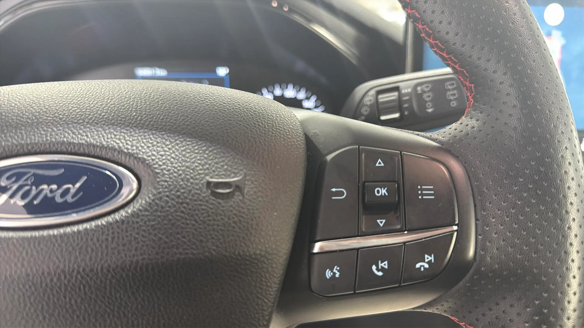 Ford Focus 1.0 EcoBoost MHEV ST-Line - foto 13