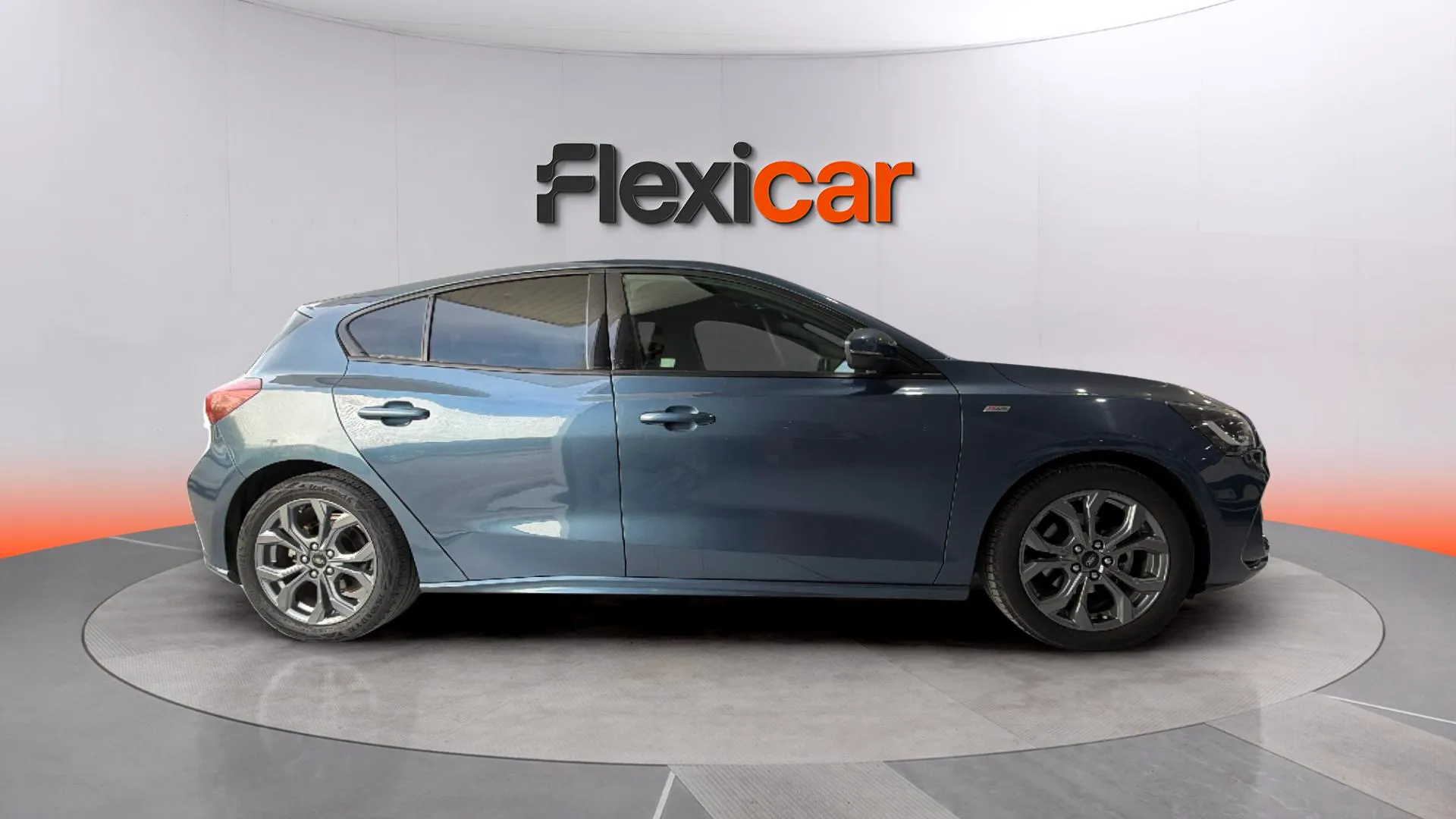 Ford Focus 1.0 EcoBoost MHEV ST-Line - foto 3