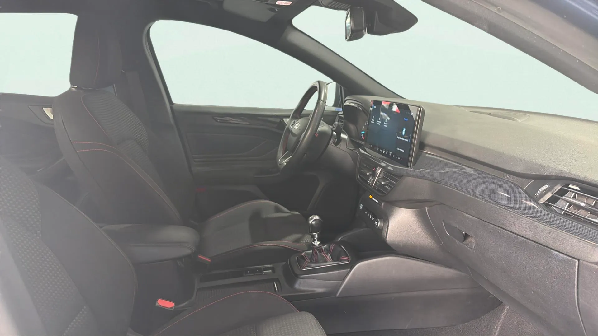 Ford Focus 1.0 EcoBoost MHEV ST-Line - foto 11