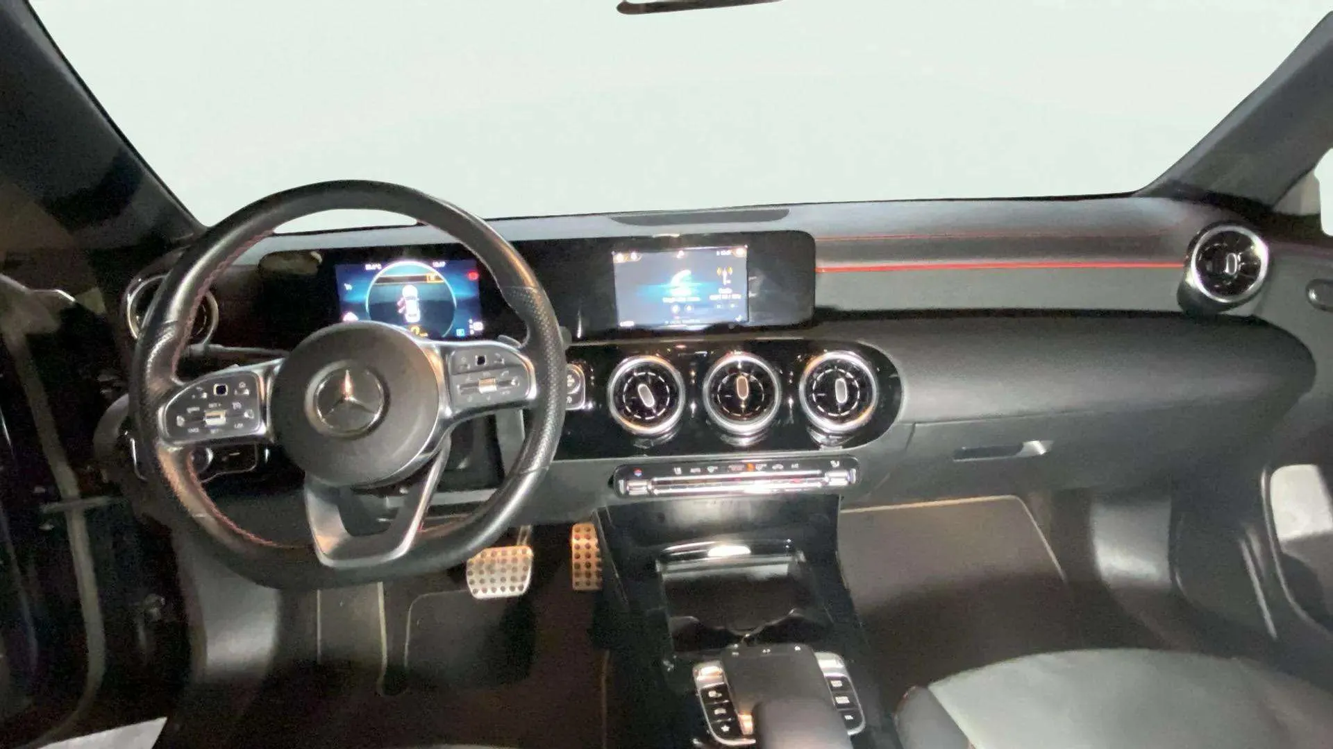 Mercedes-Benz CLA 220 D DCT - foto 14