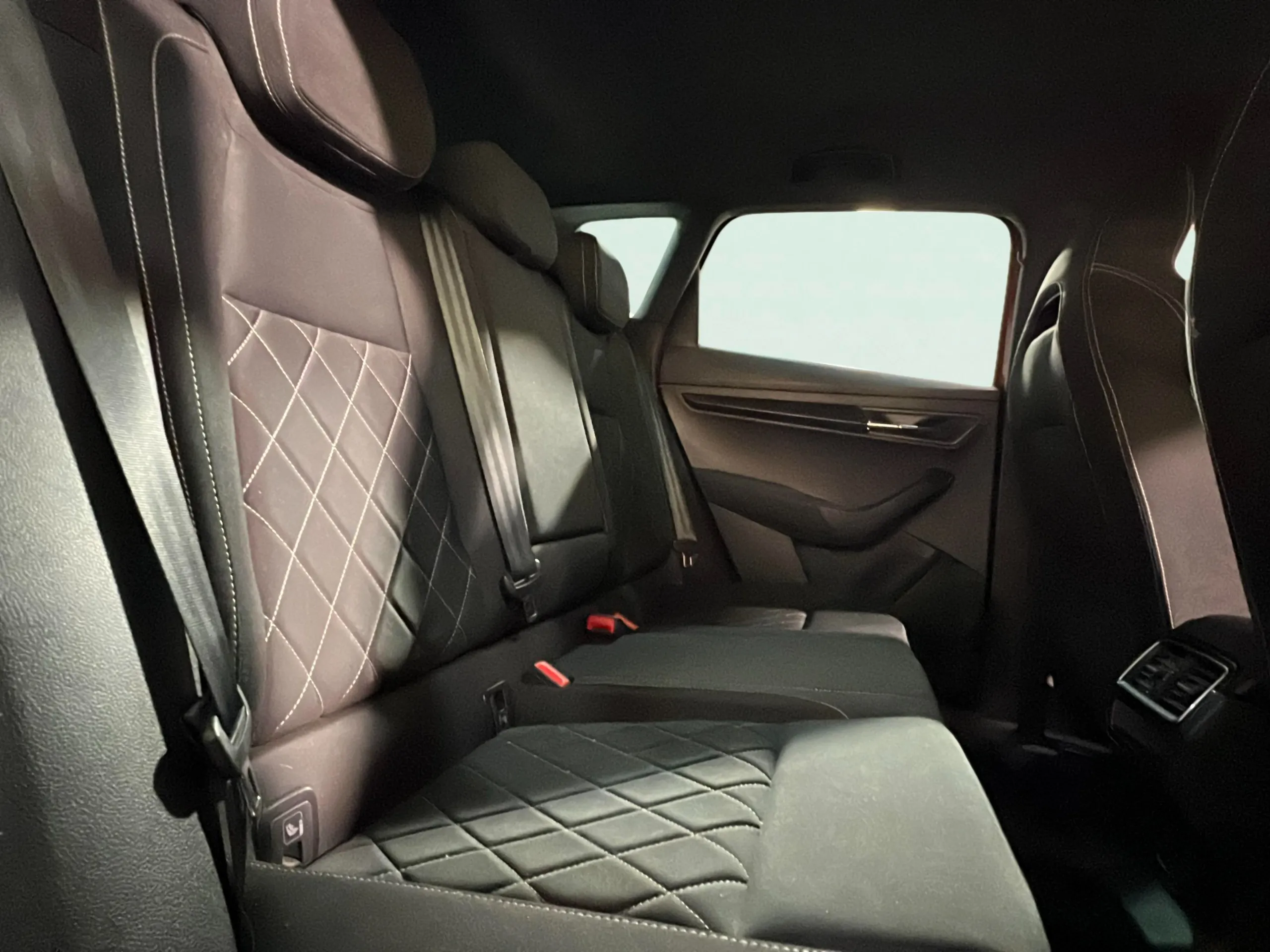Škoda Karoq 1.5 TSI DSG ACT 125 Aniv - foto 18
